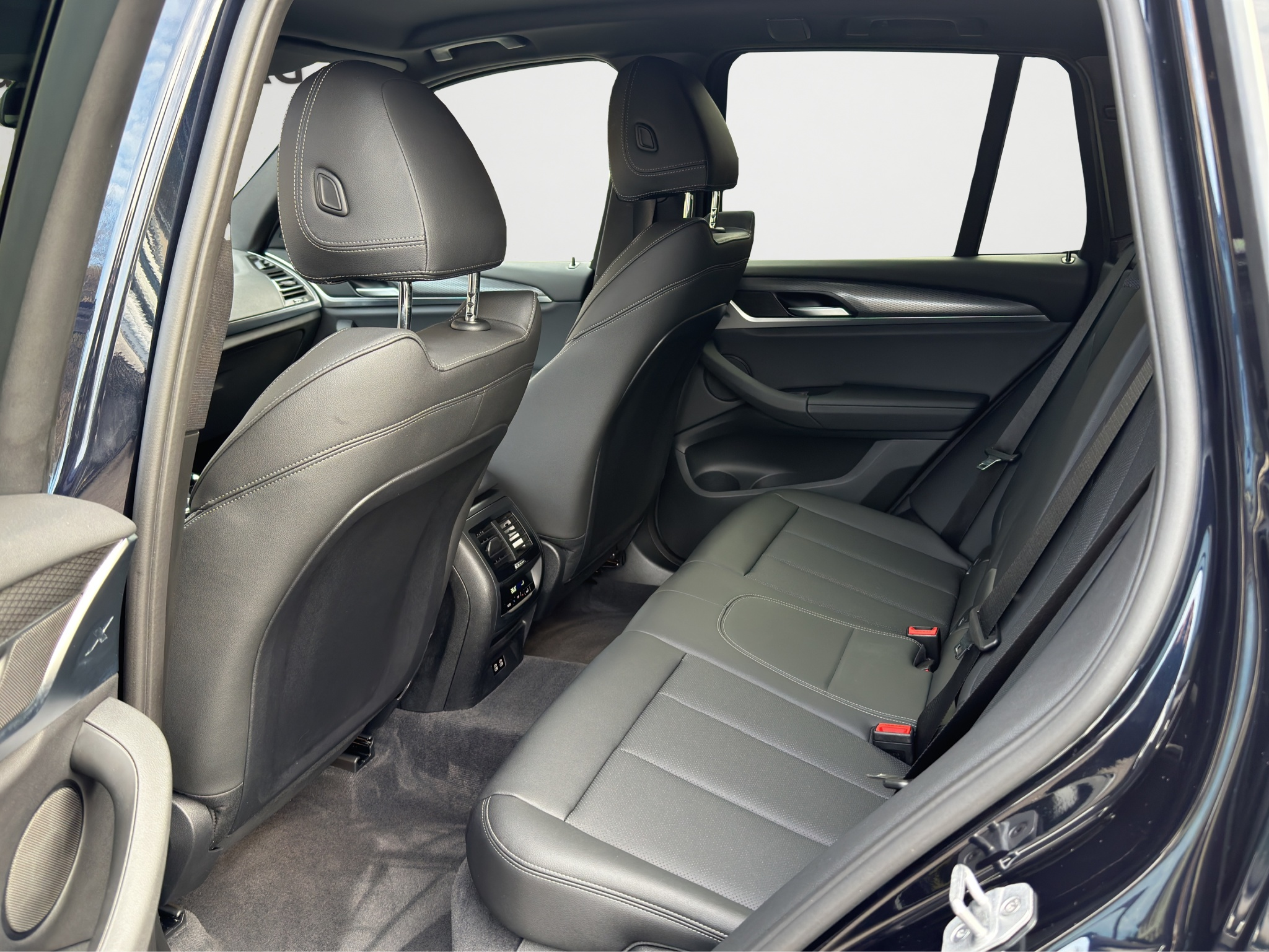 listing desktop thumbnail image 13