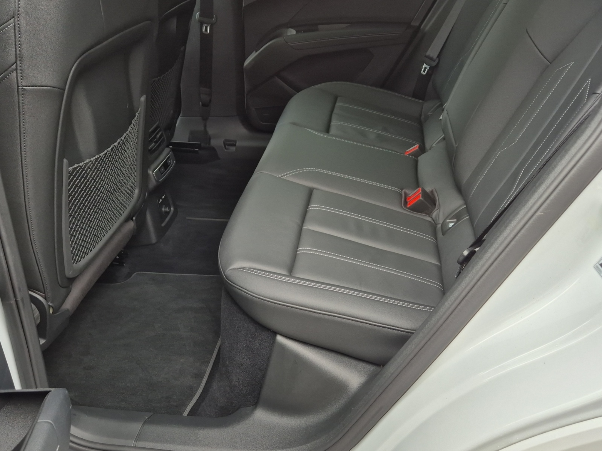 listing desktop thumbnail image 10