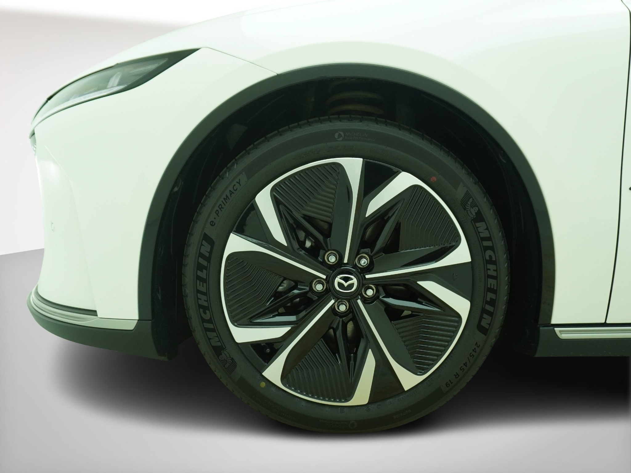 listing desktop thumbnail image 5