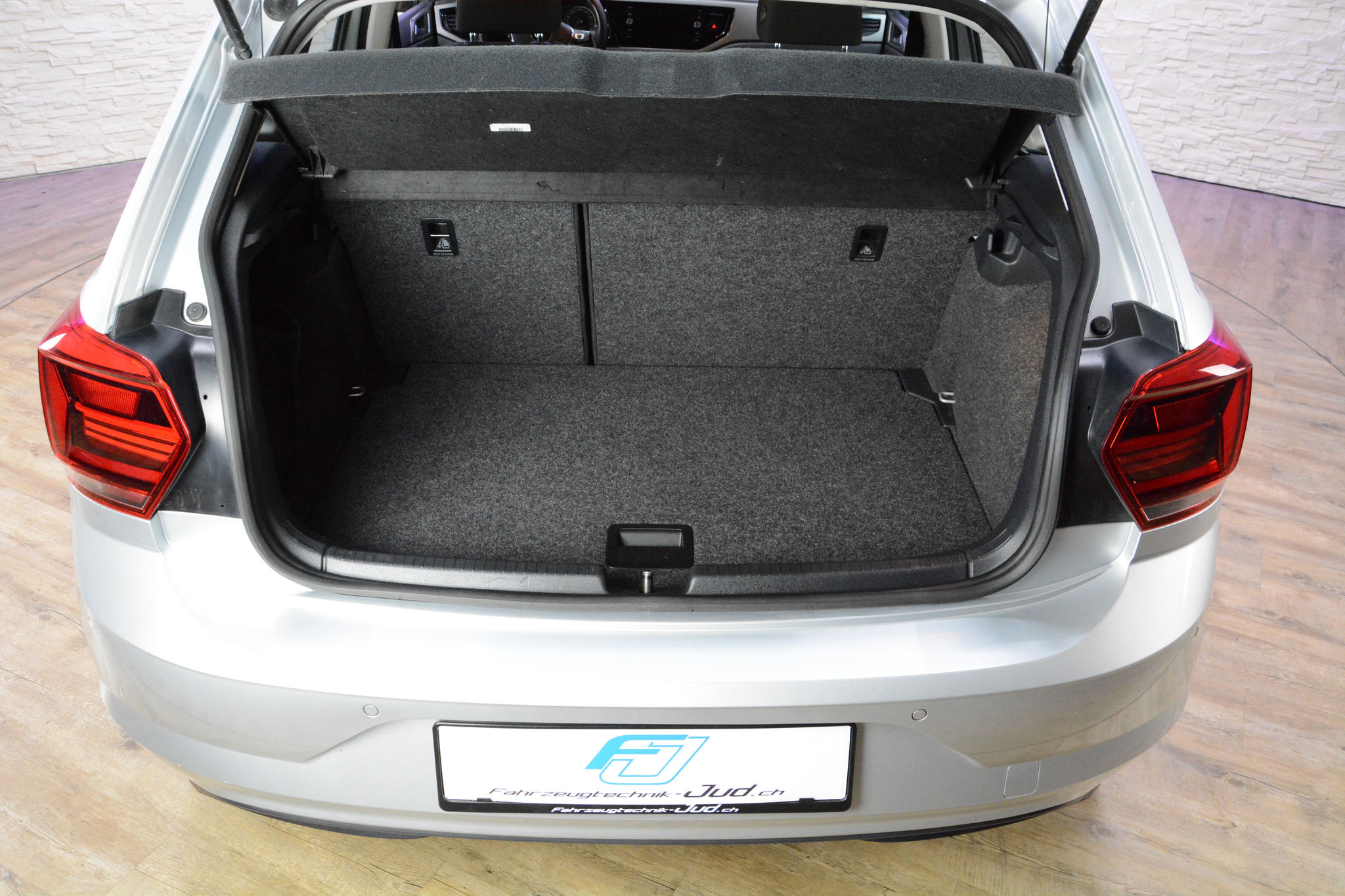 listing desktop thumbnail image 12