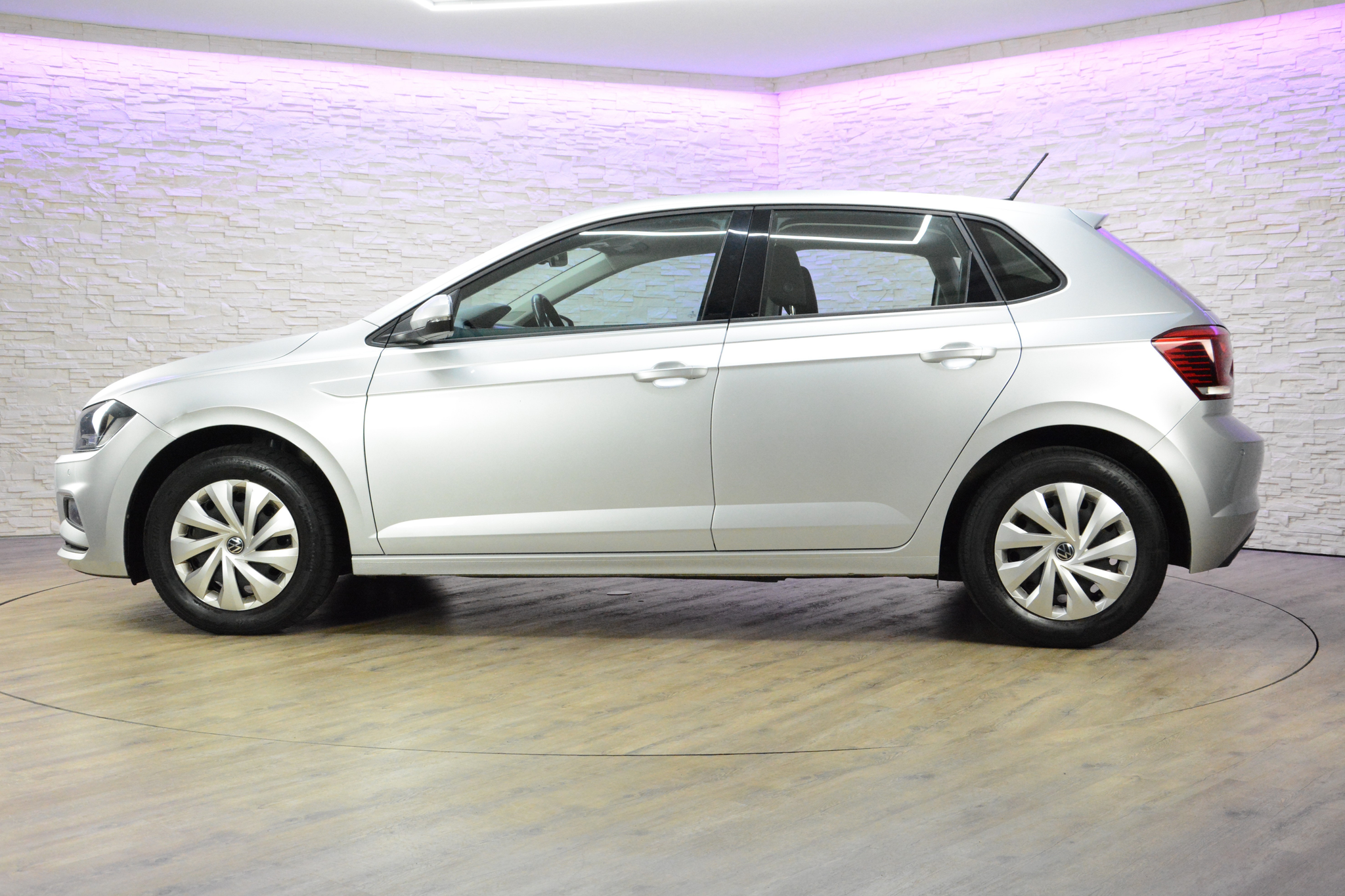 listing desktop thumbnail image 2