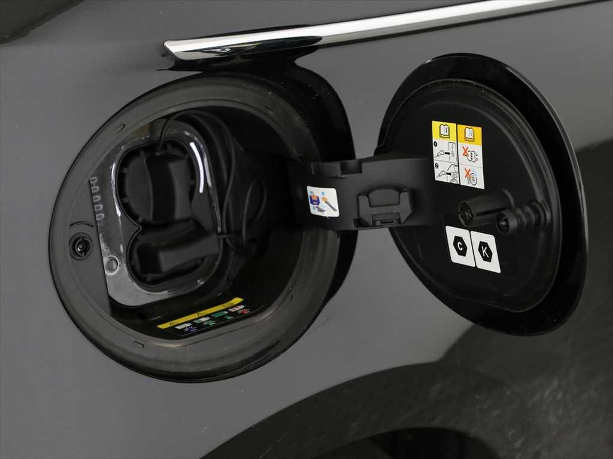 listing desktop thumbnail image 5