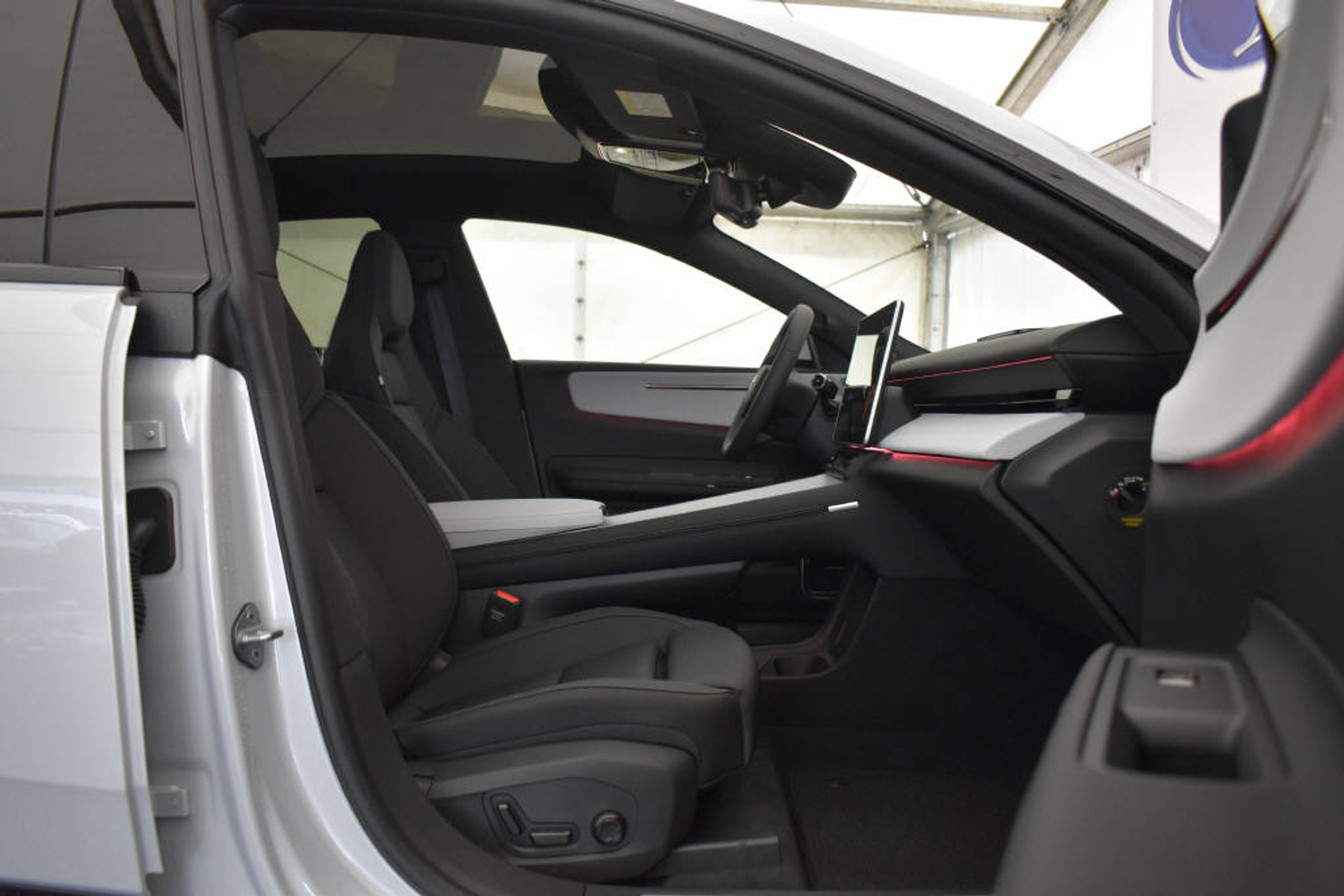 listing desktop thumbnail image 8