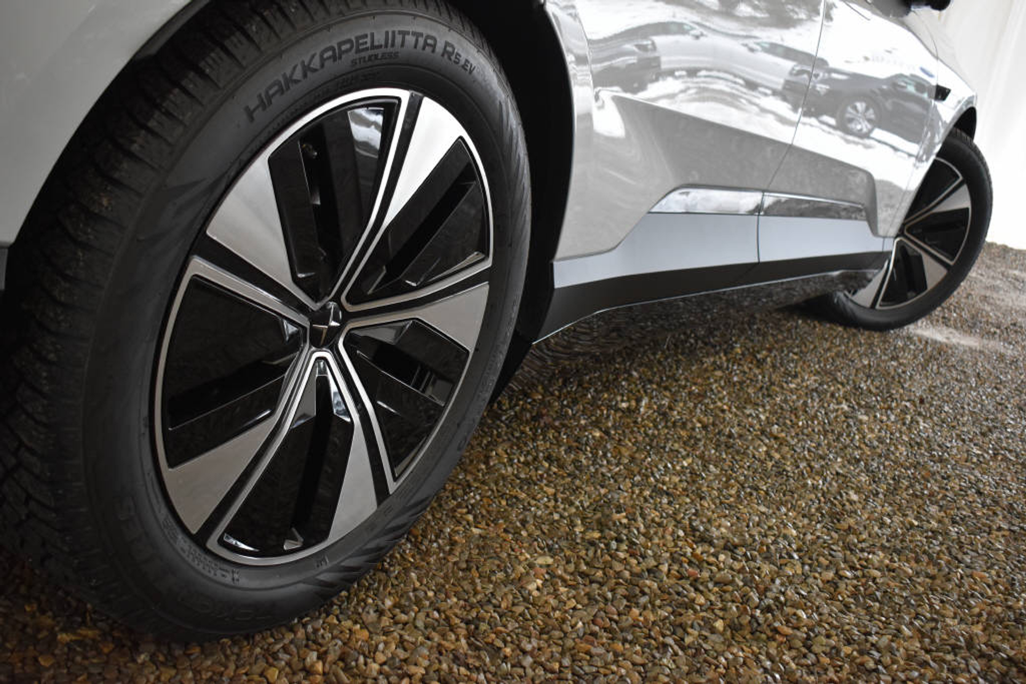 listing desktop thumbnail image 4