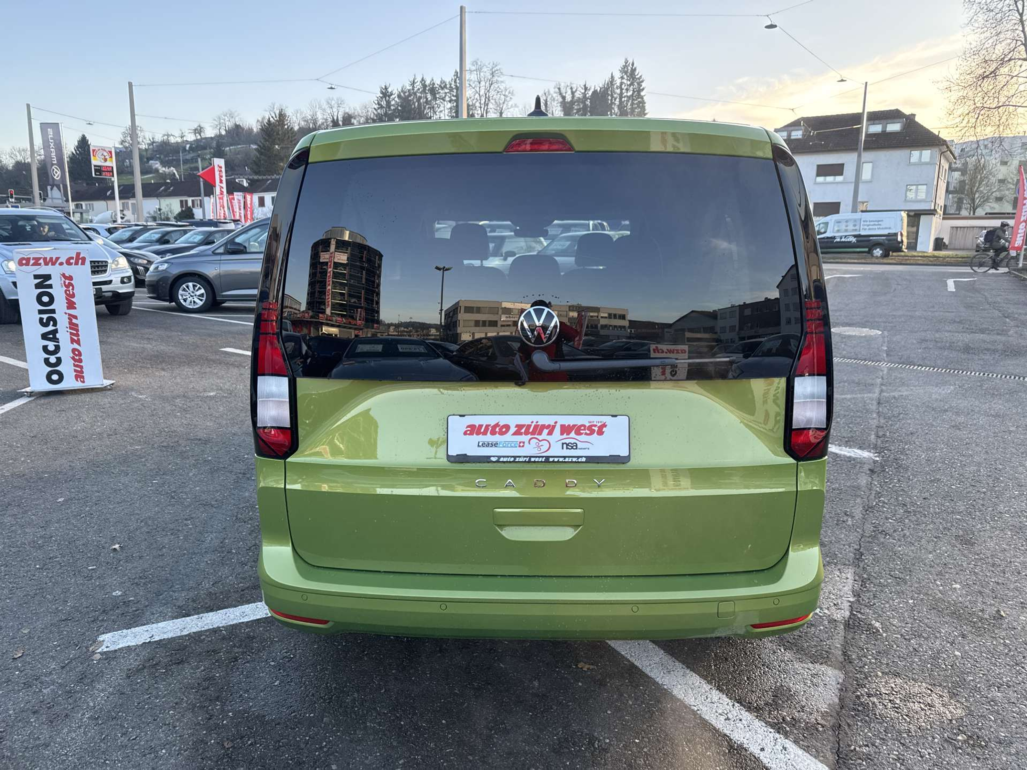 listing desktop thumbnail image 14