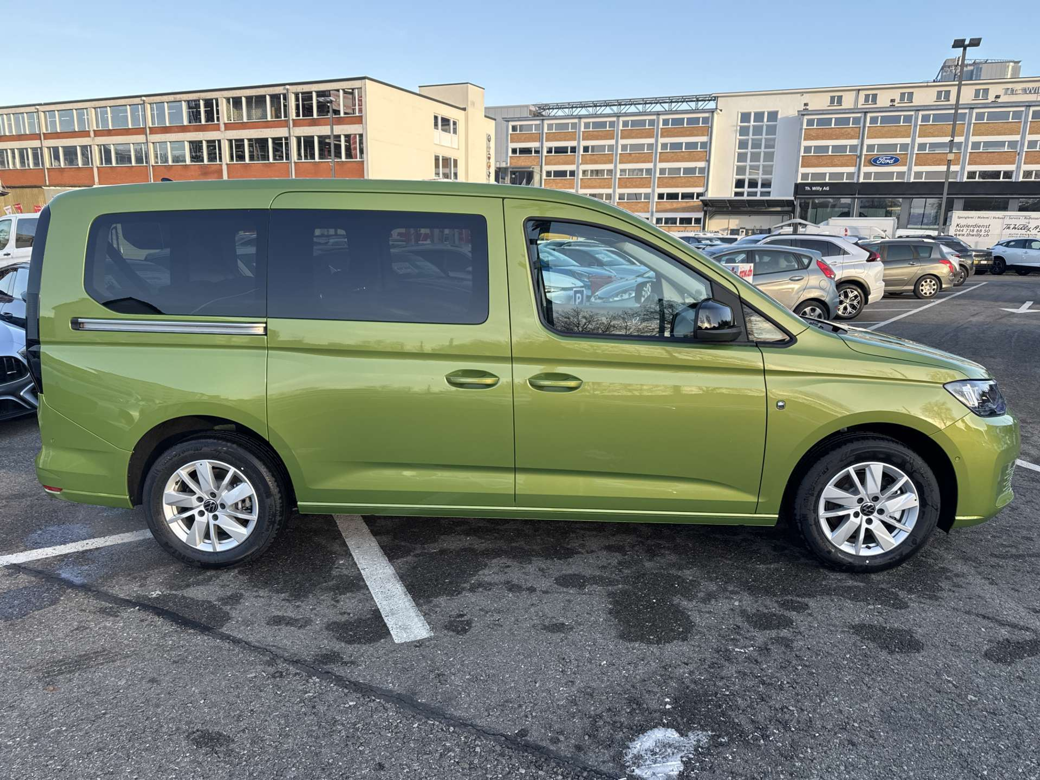 listing desktop thumbnail image 10