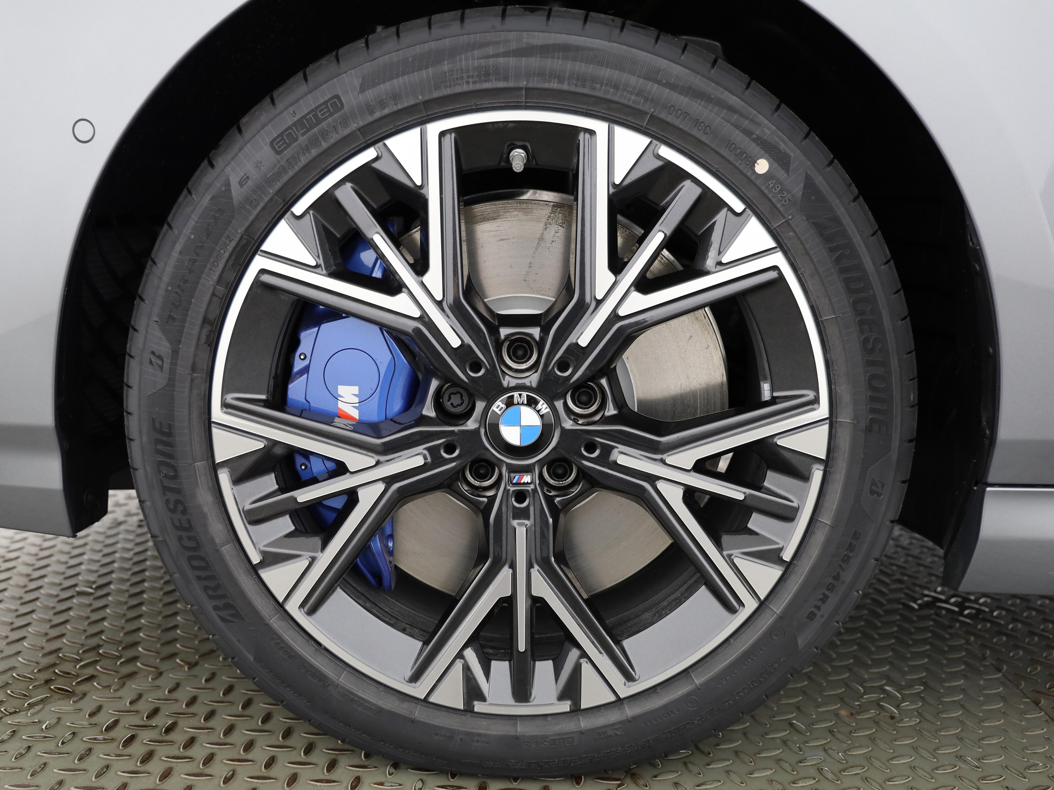 listing desktop thumbnail image 19