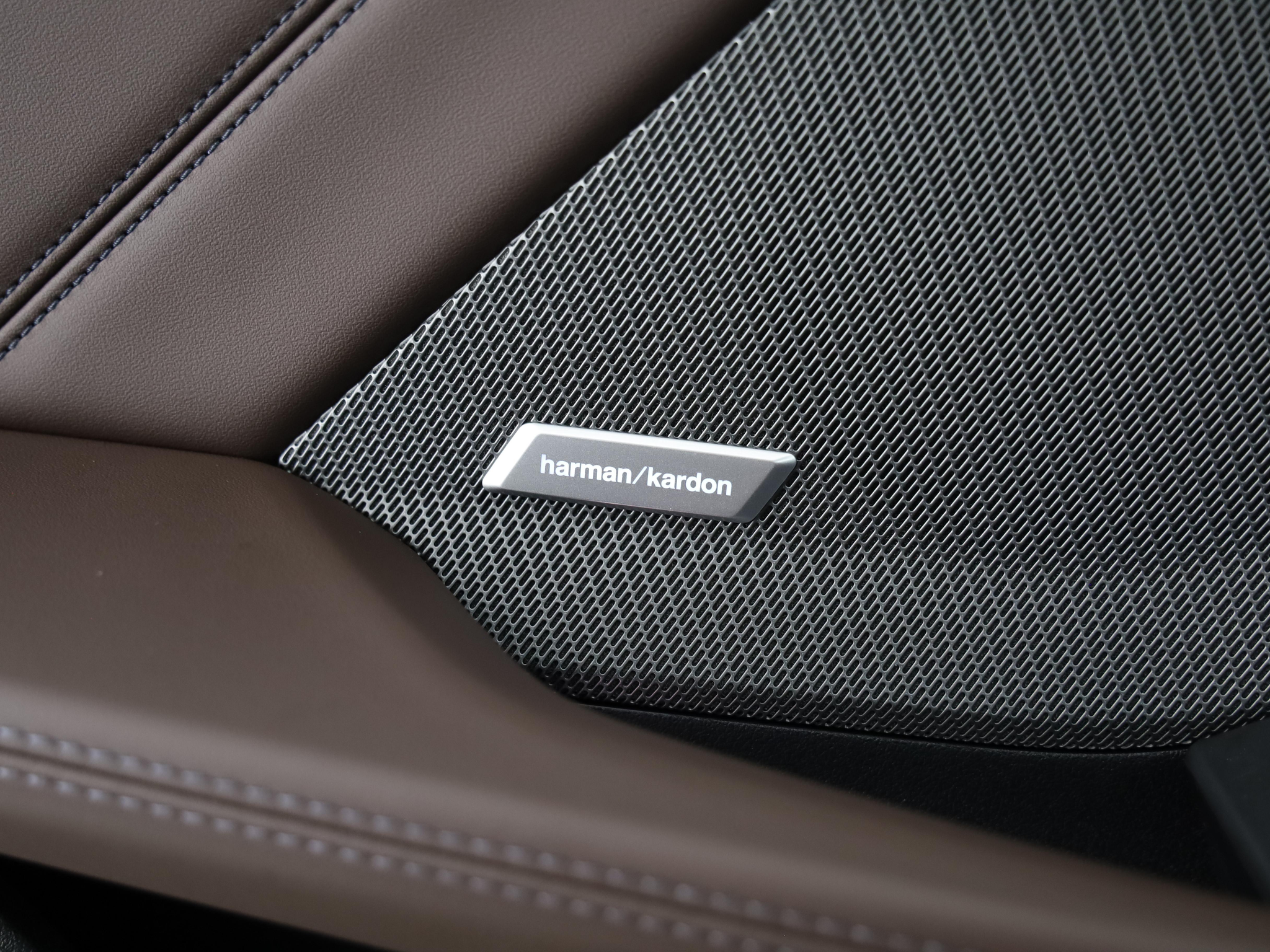 listing desktop thumbnail image 10