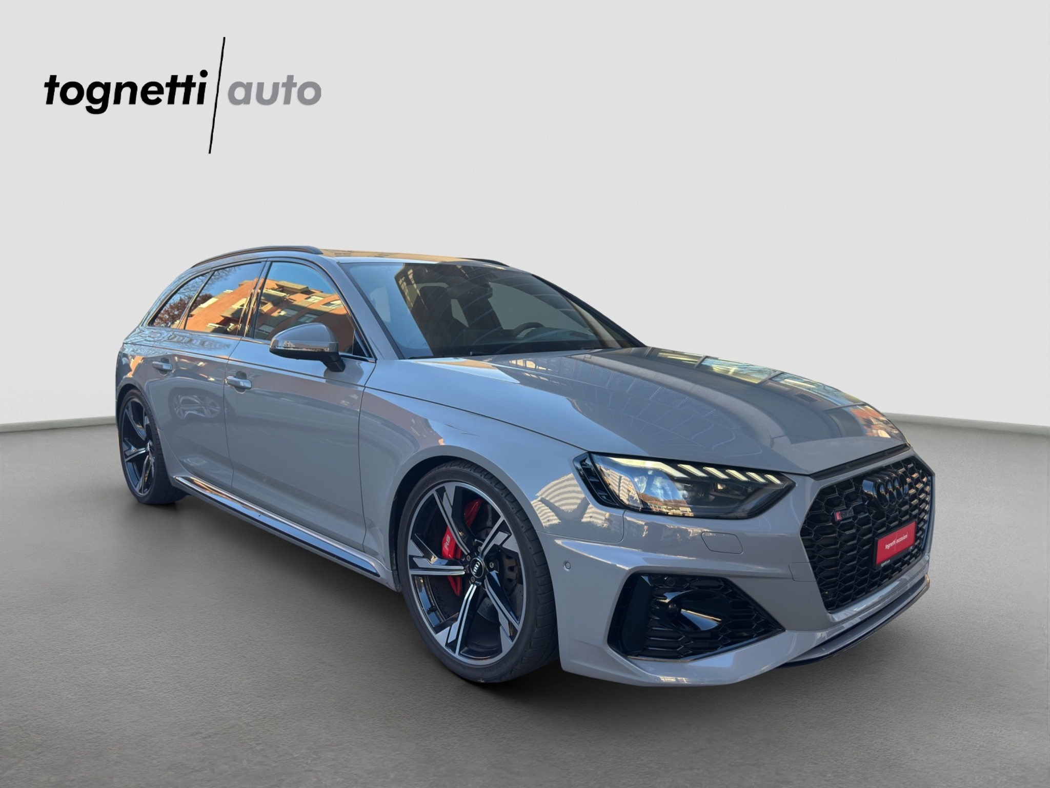 listing desktop thumbnail image 1