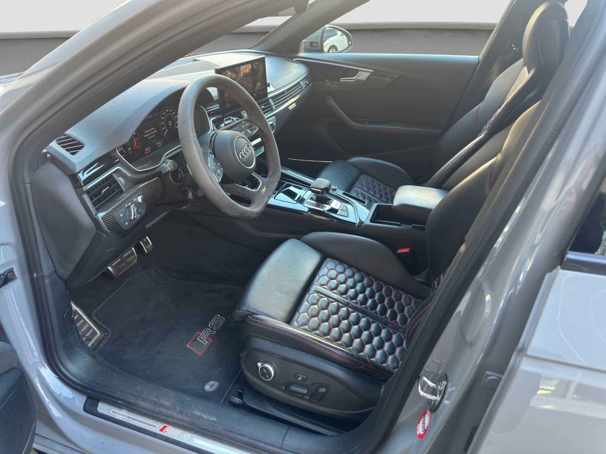 listing desktop thumbnail image 7