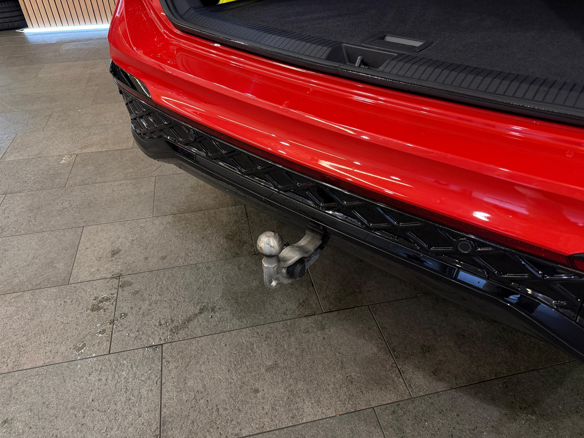 listing desktop thumbnail image 3