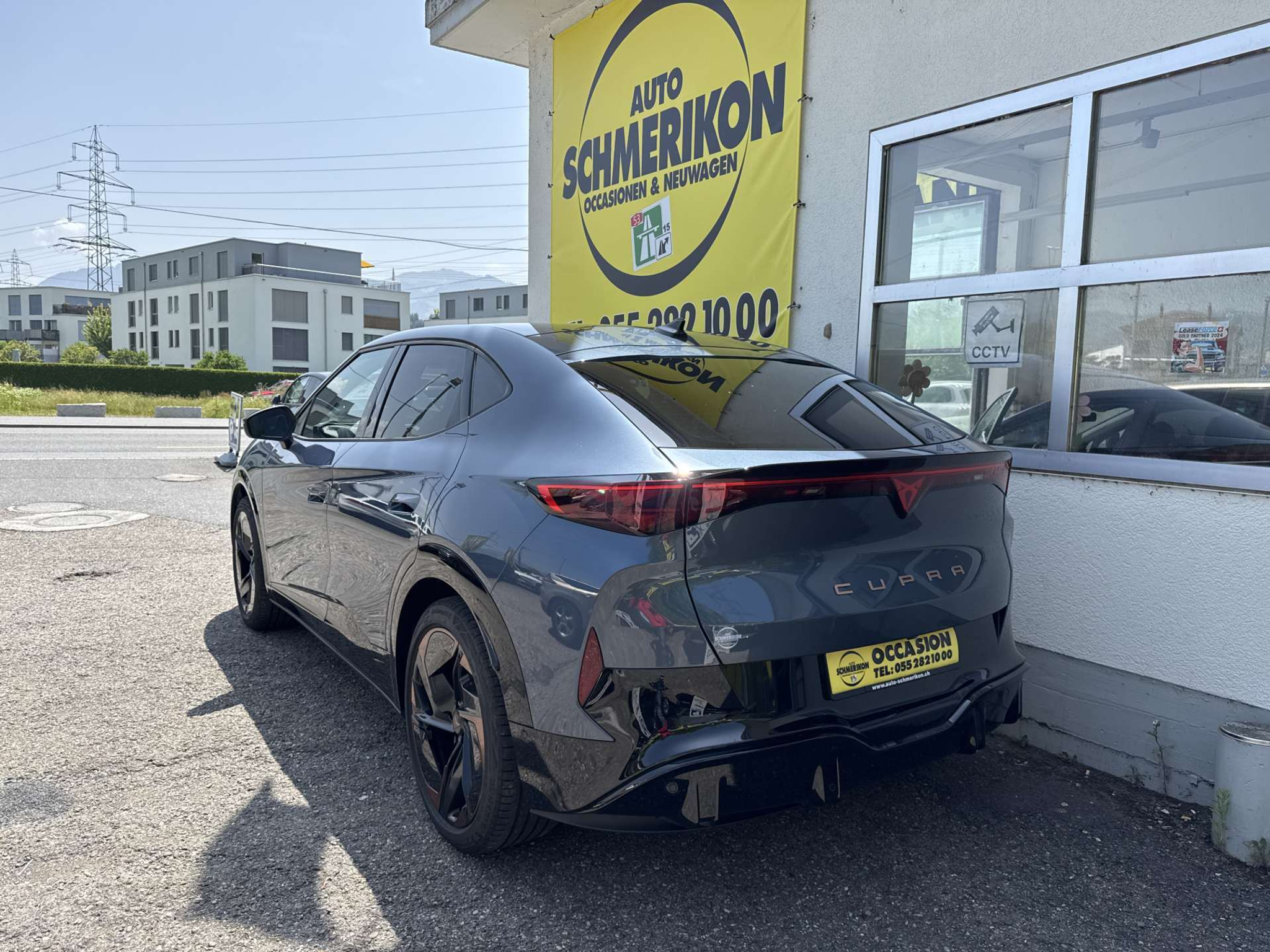 listing desktop thumbnail image 2