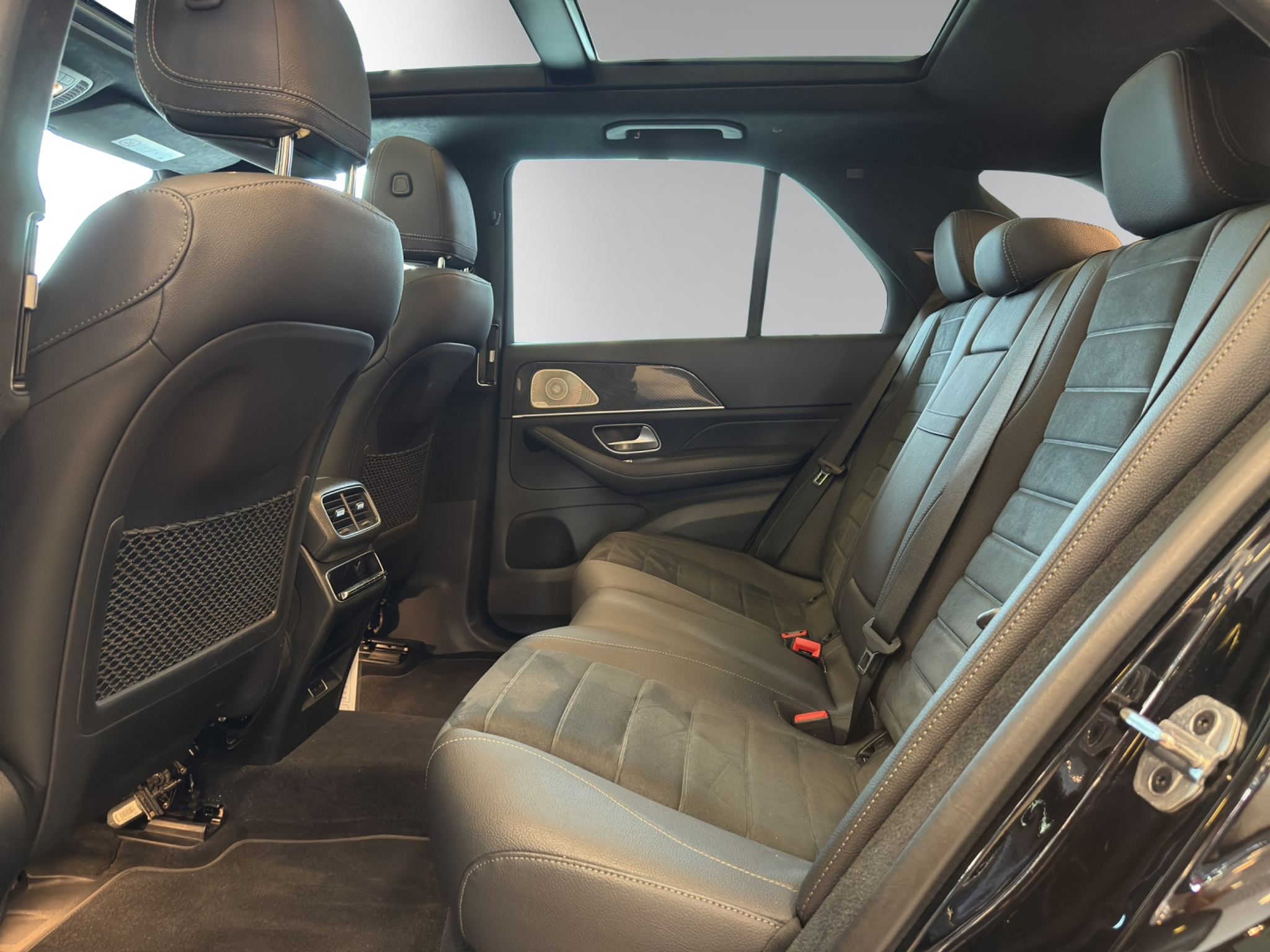 listing desktop thumbnail image 10