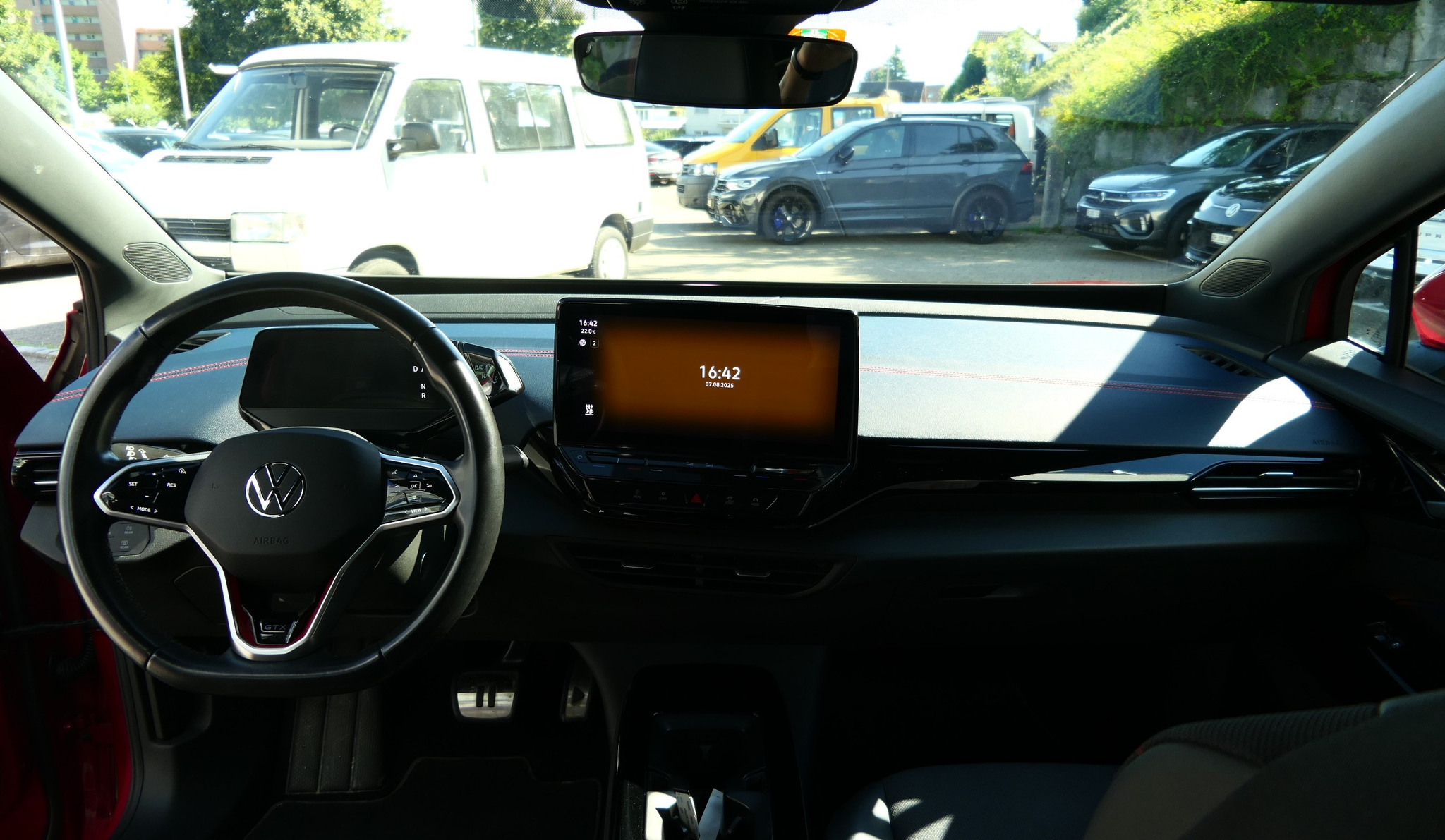 listing desktop thumbnail image 6