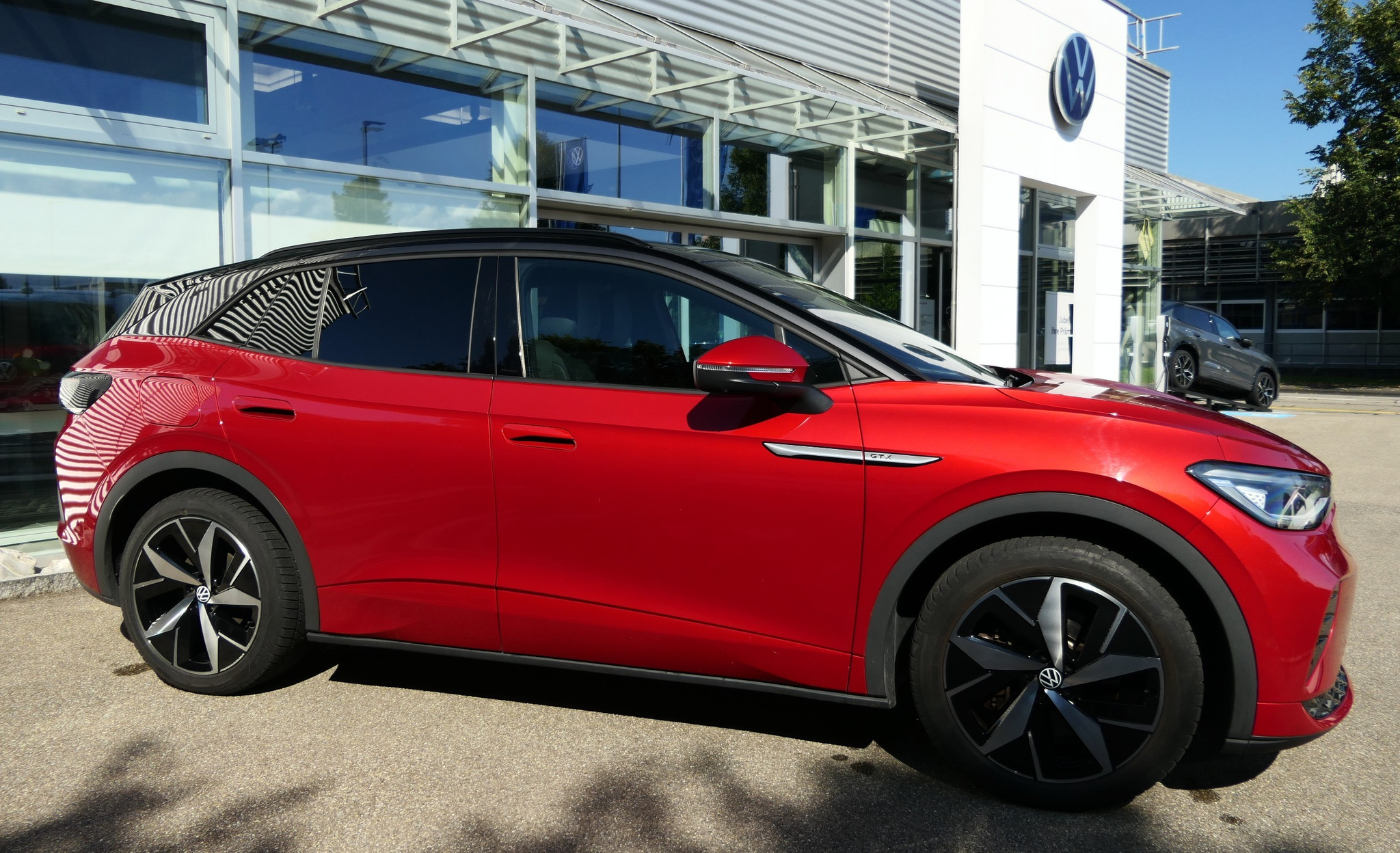 listing desktop thumbnail image 3