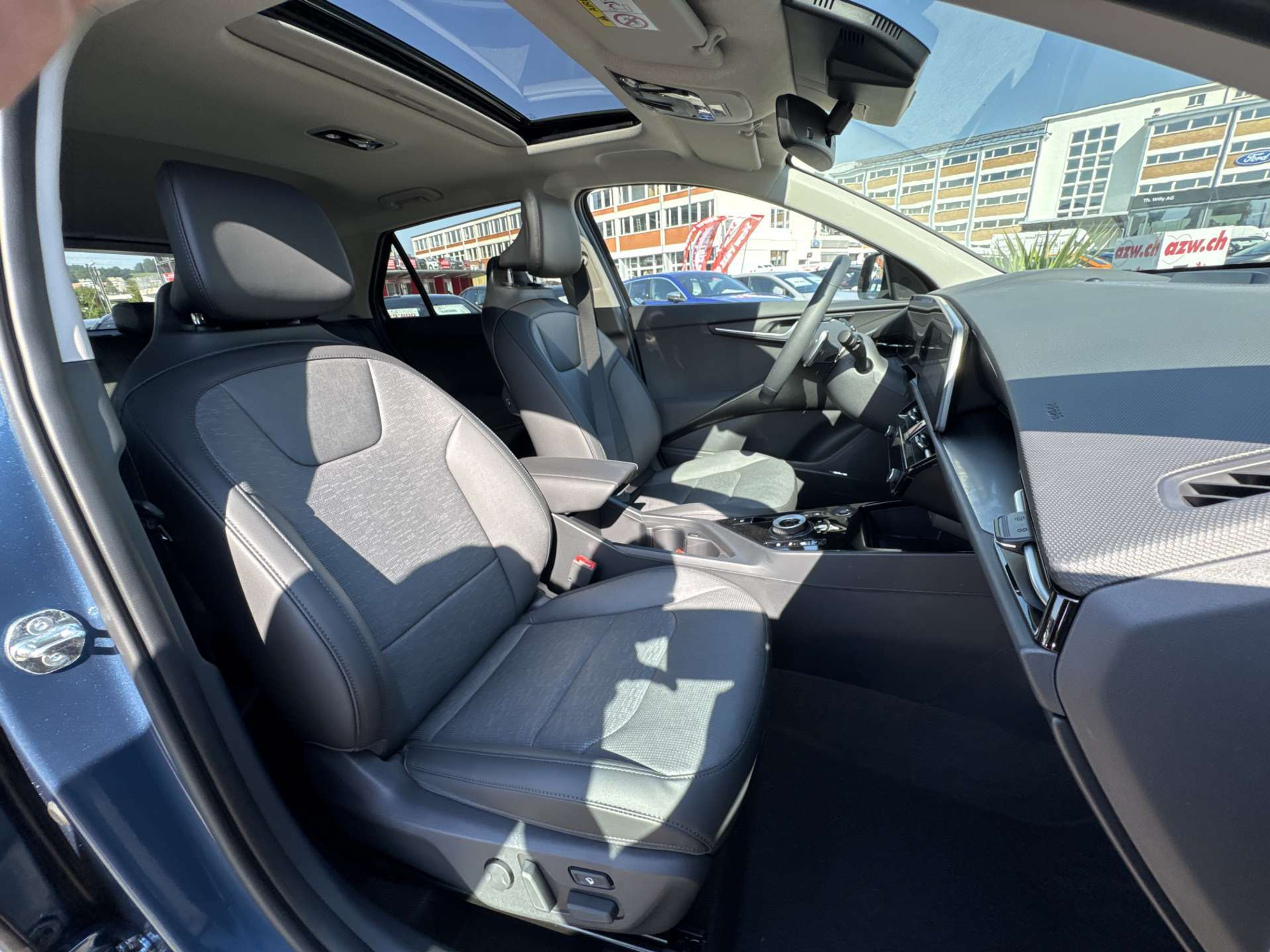 listing desktop thumbnail image 11