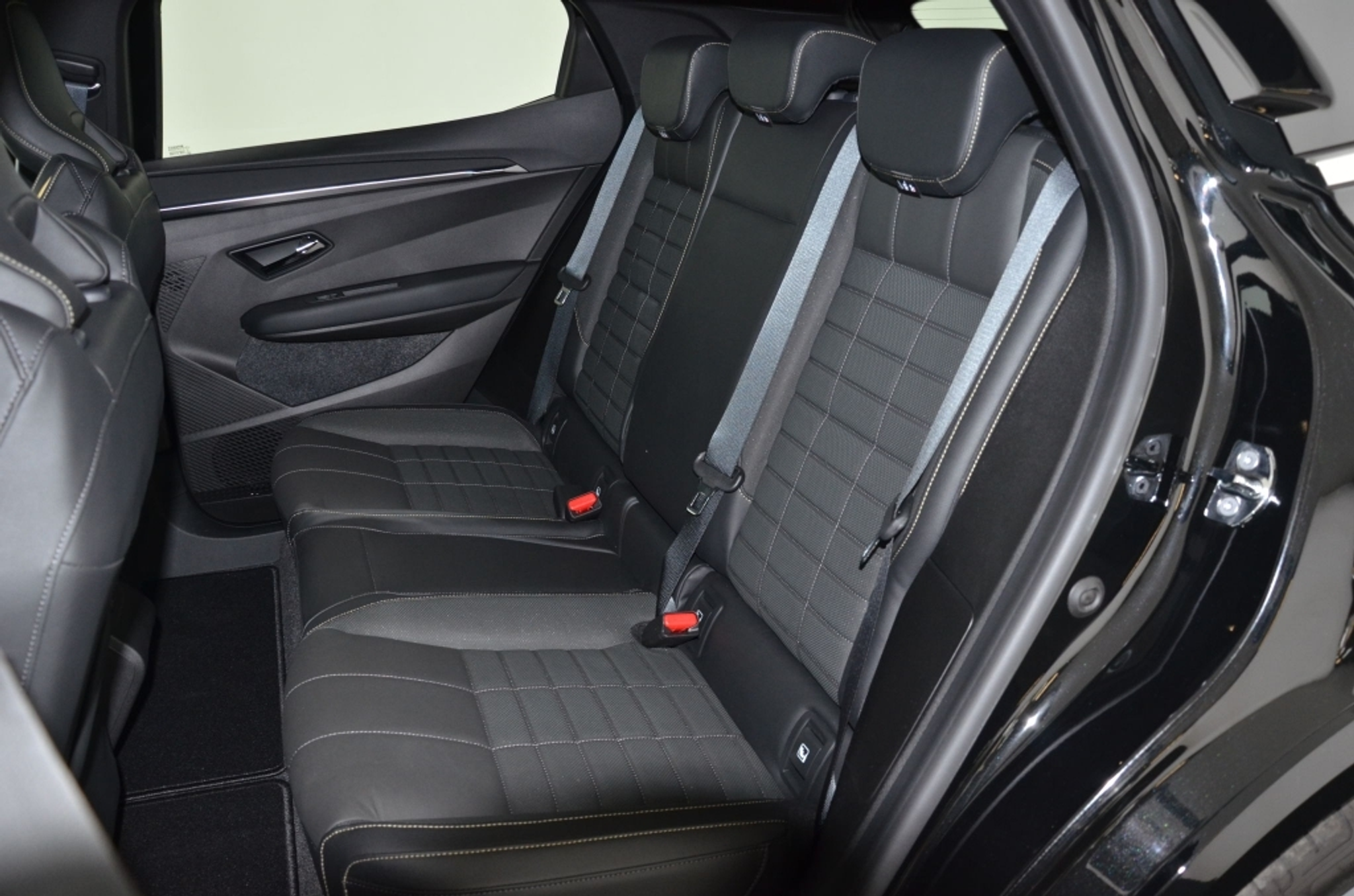 listing desktop thumbnail image 13