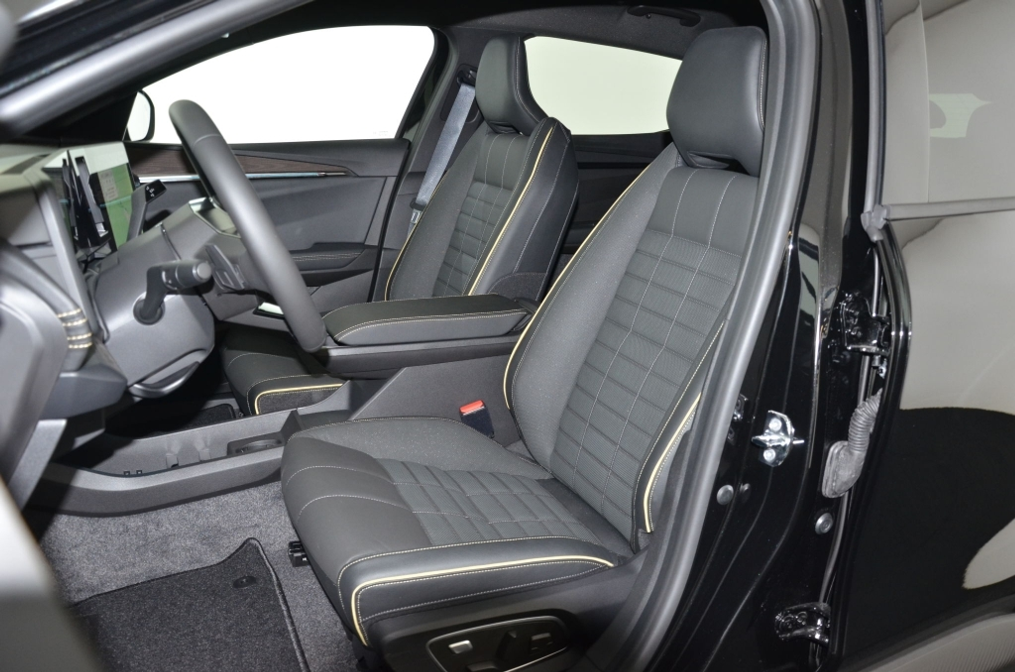 listing desktop thumbnail image 12