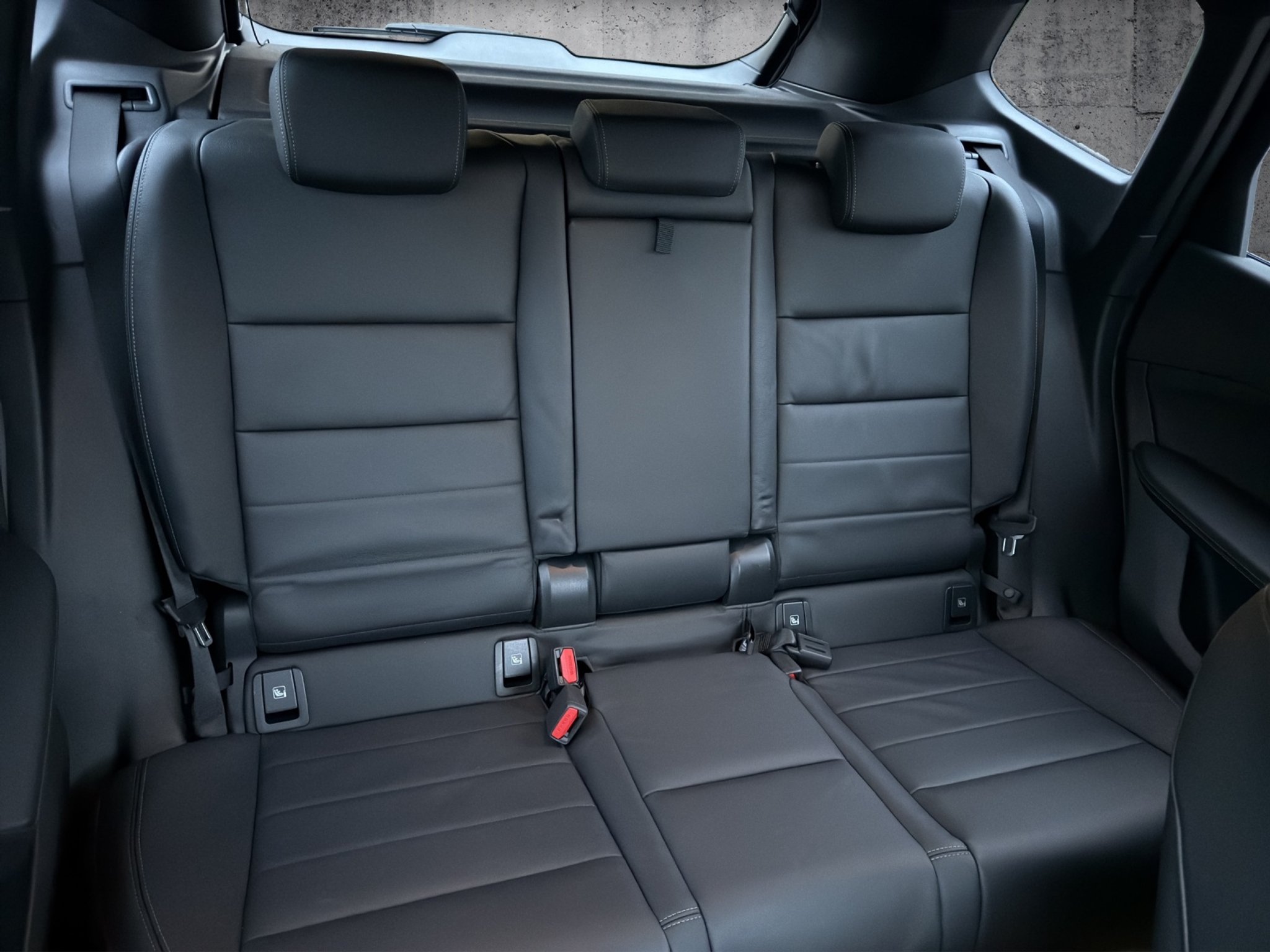 listing desktop thumbnail image 17