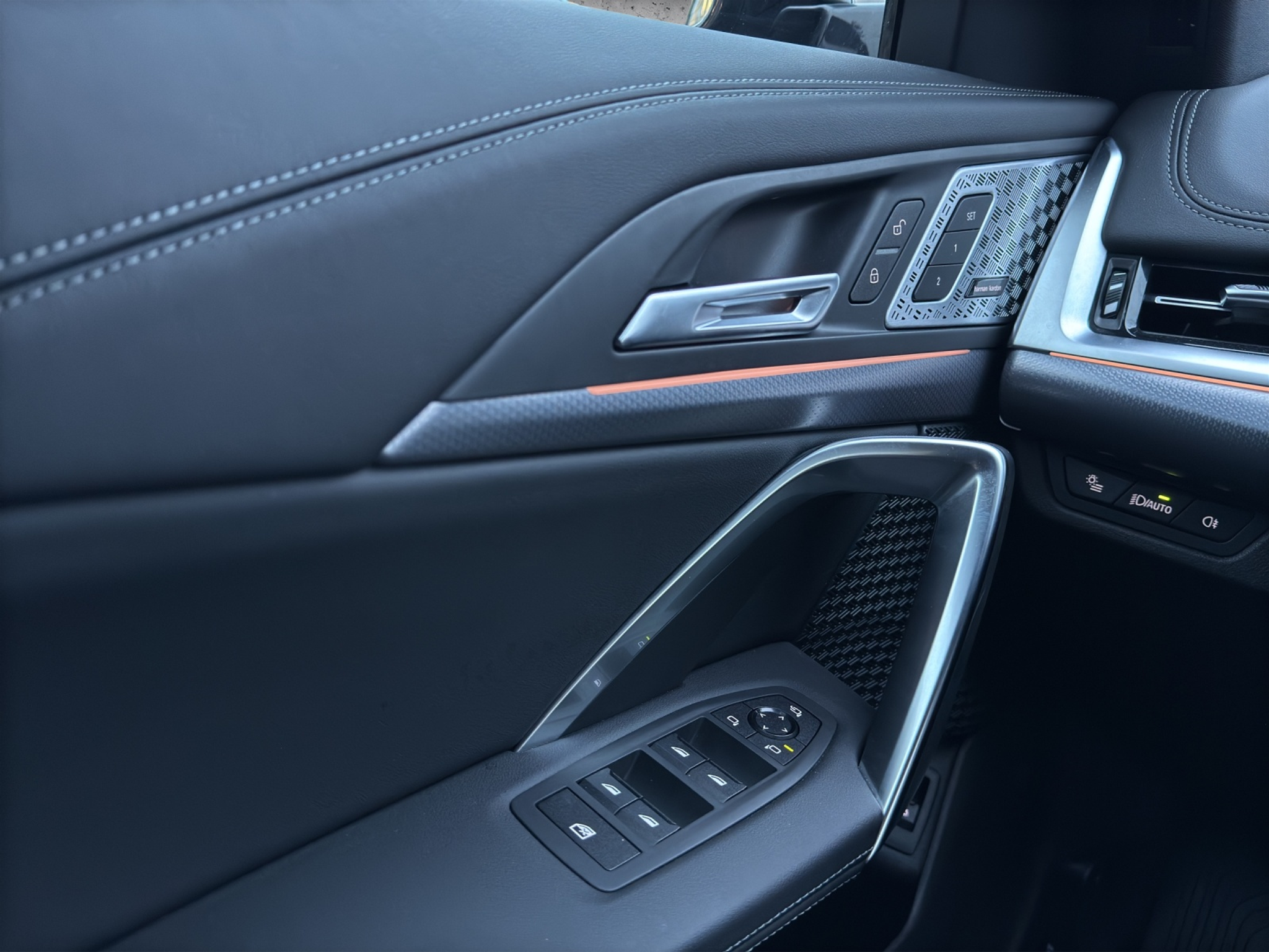 listing desktop thumbnail image 11