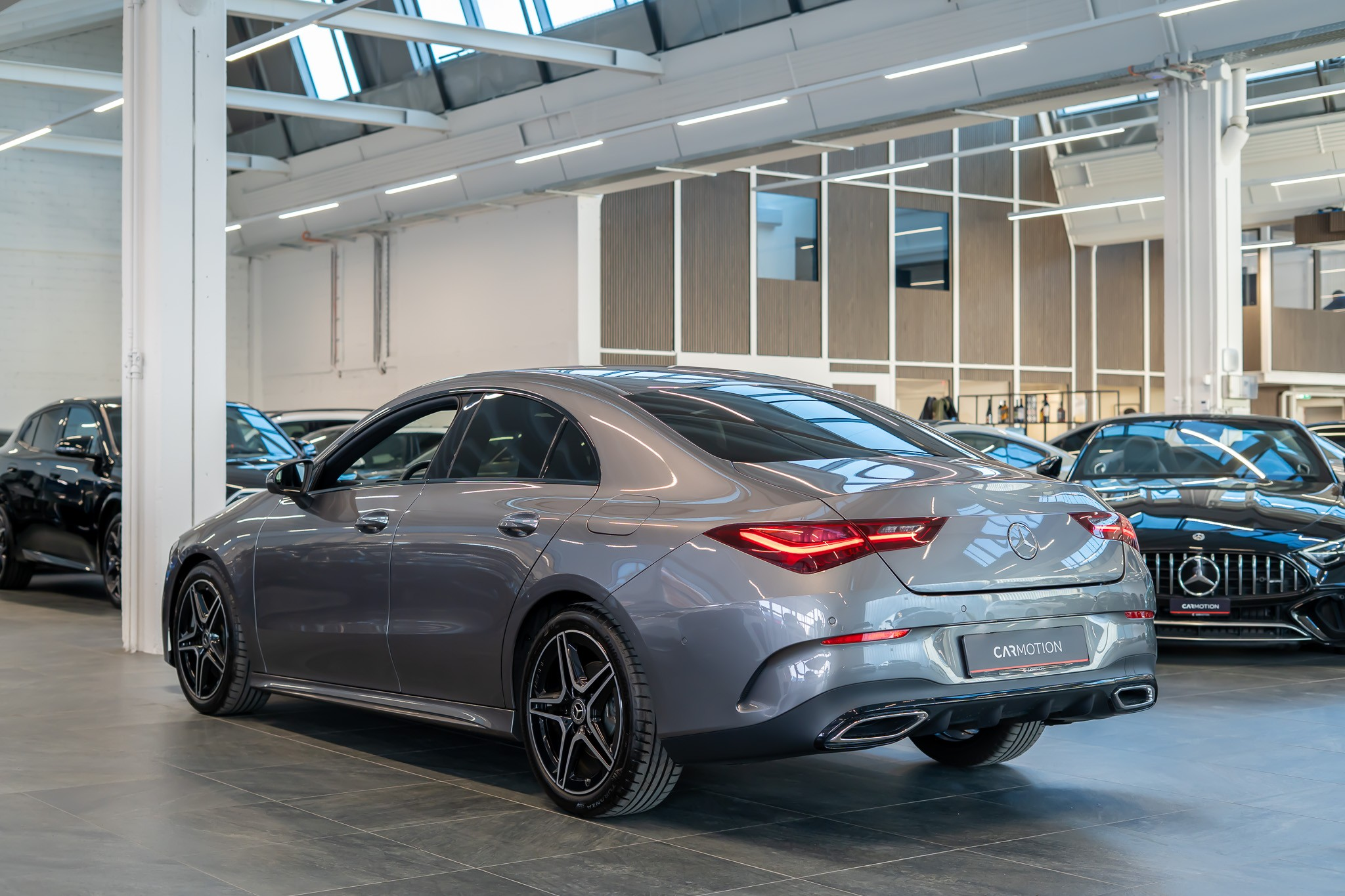 listing desktop thumbnail image 3