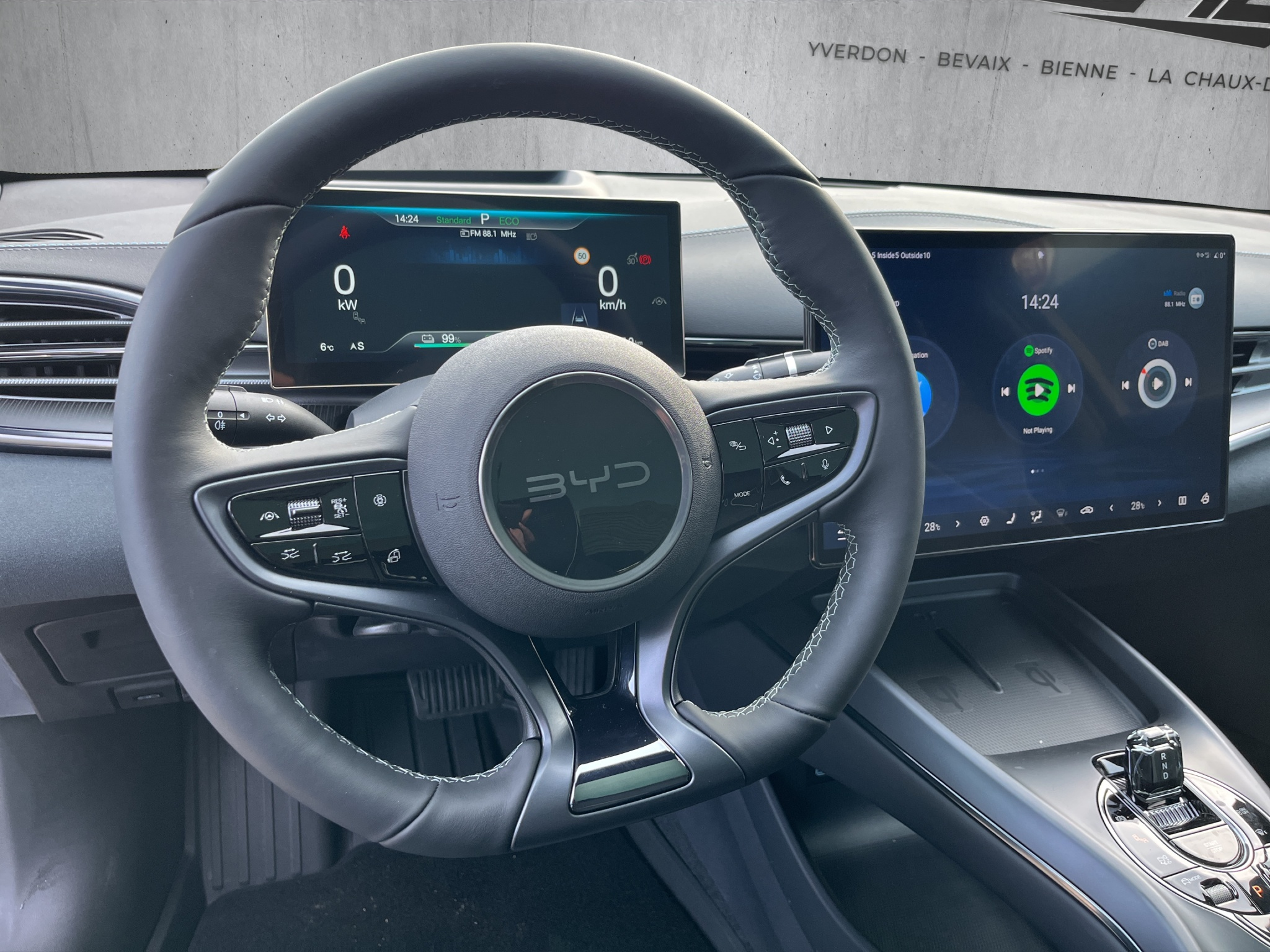 listing desktop thumbnail image 8