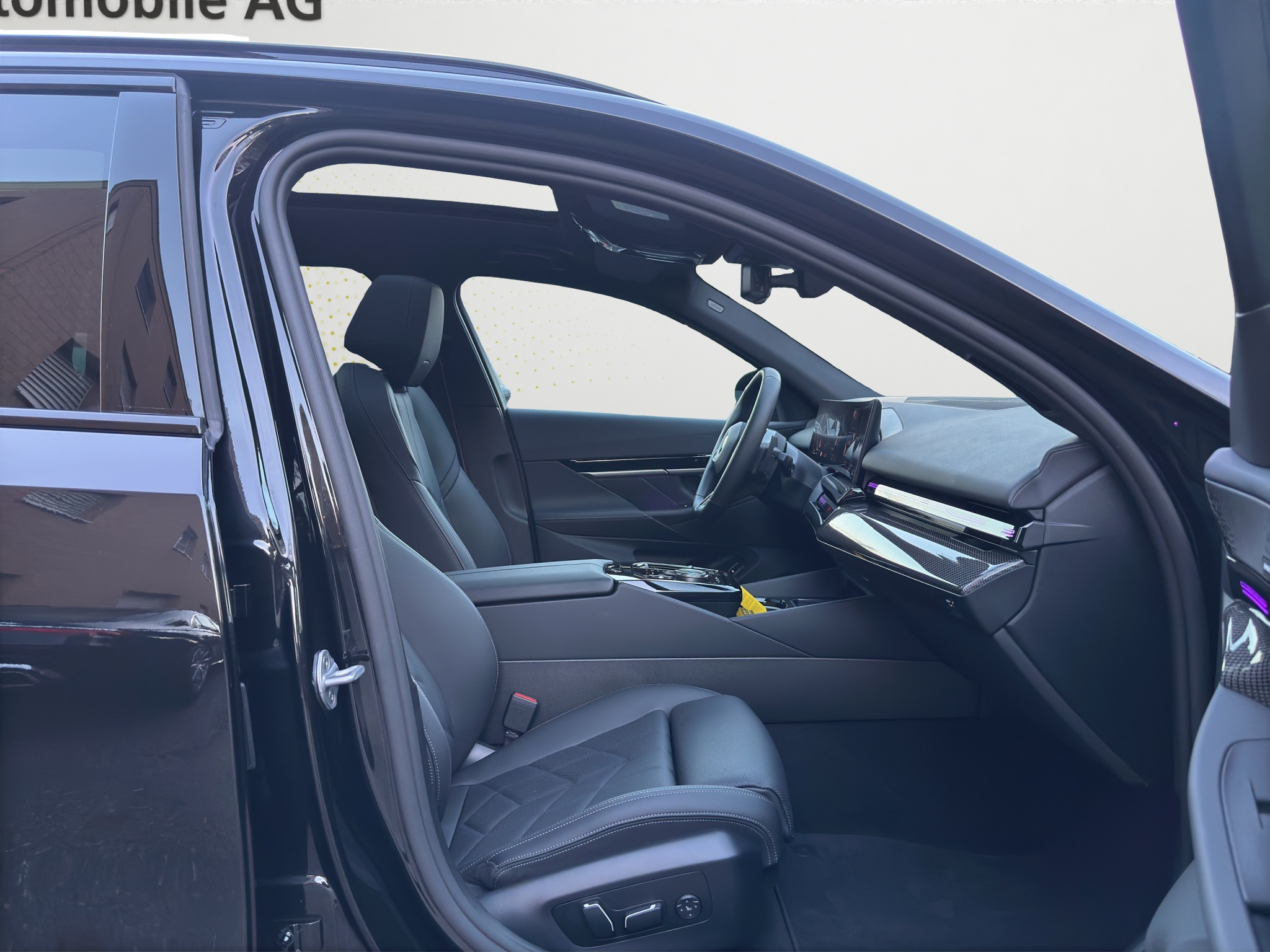 listing desktop thumbnail image 11