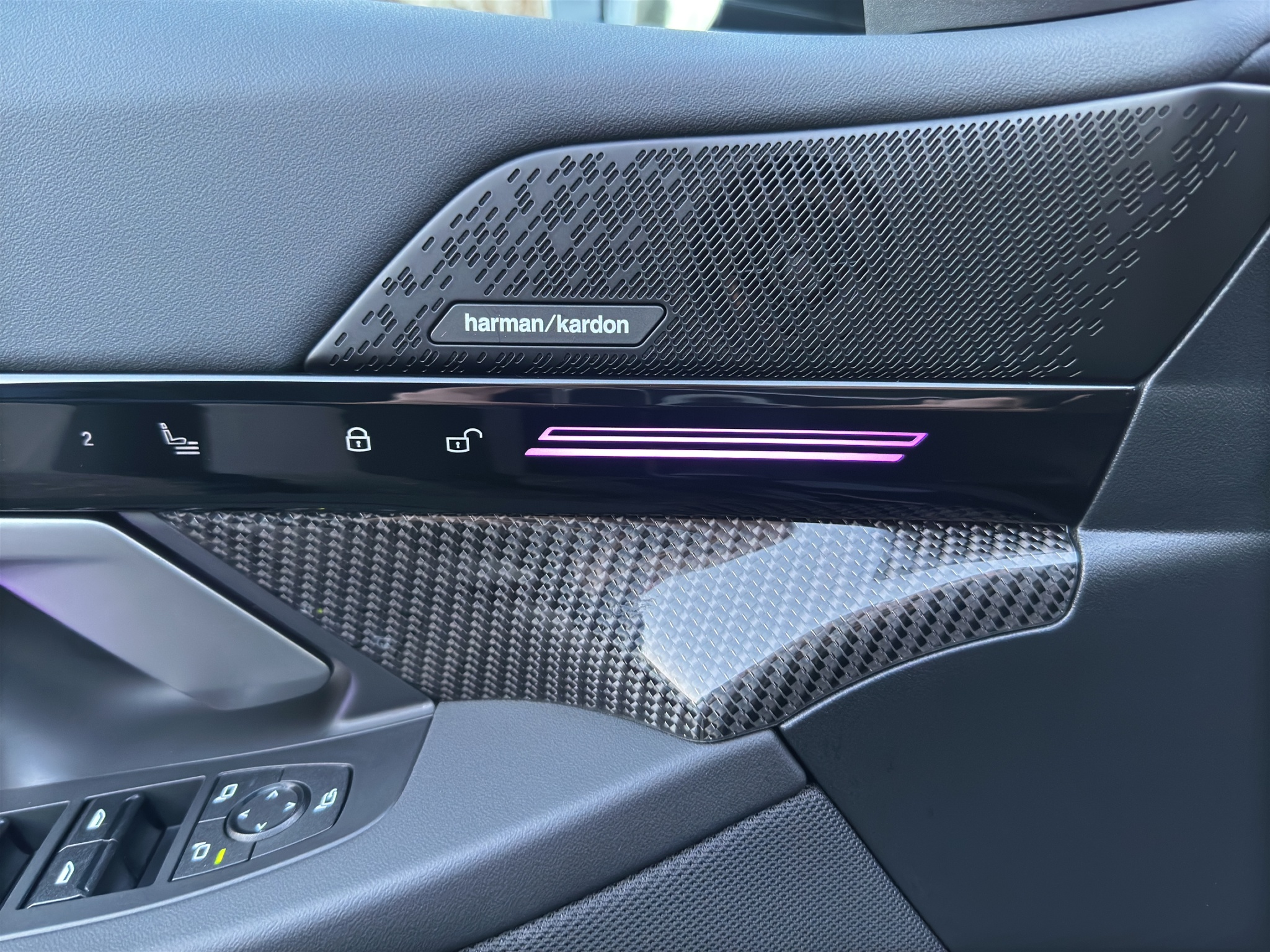 listing desktop thumbnail image 22