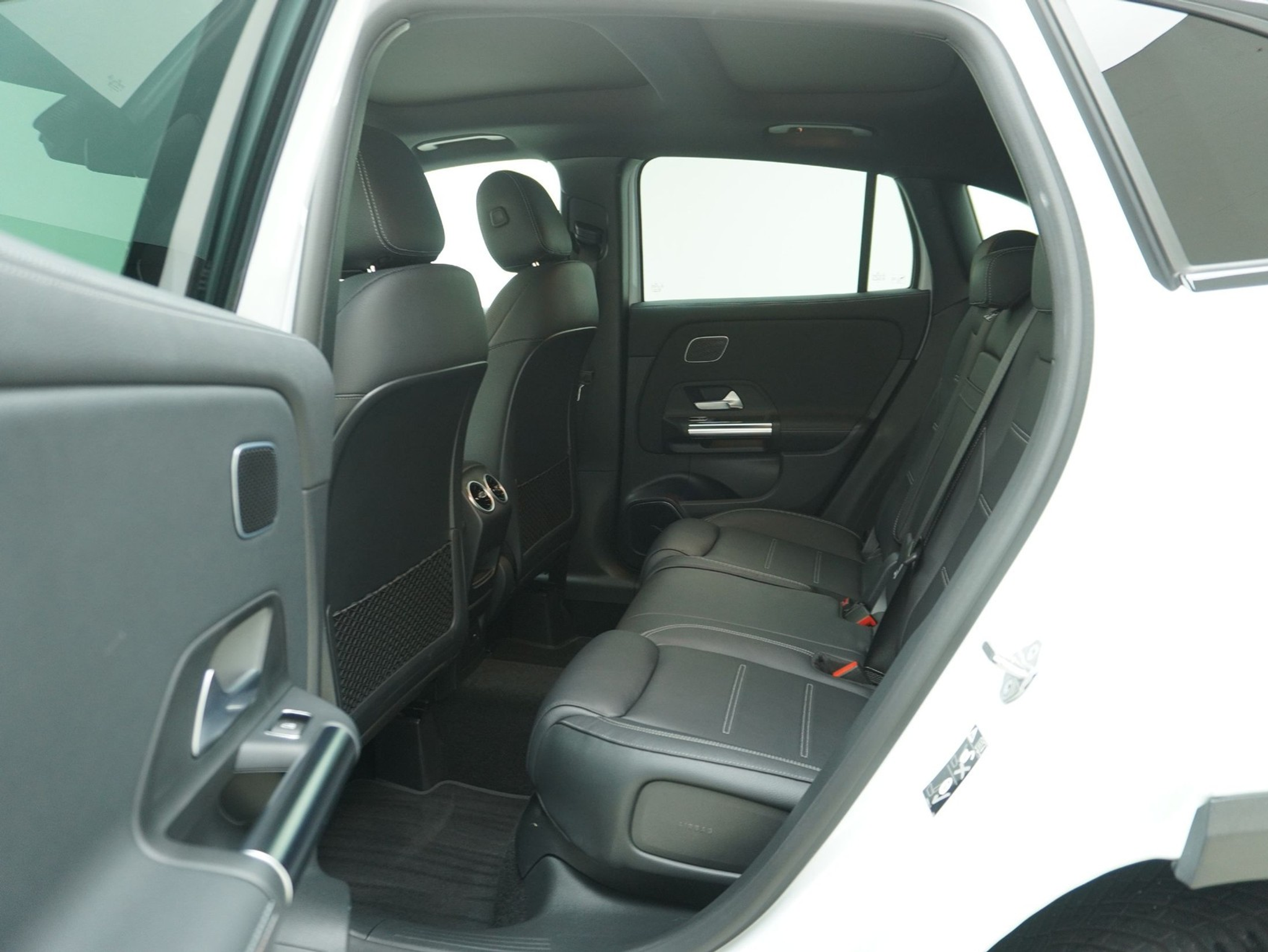 listing desktop thumbnail image 10