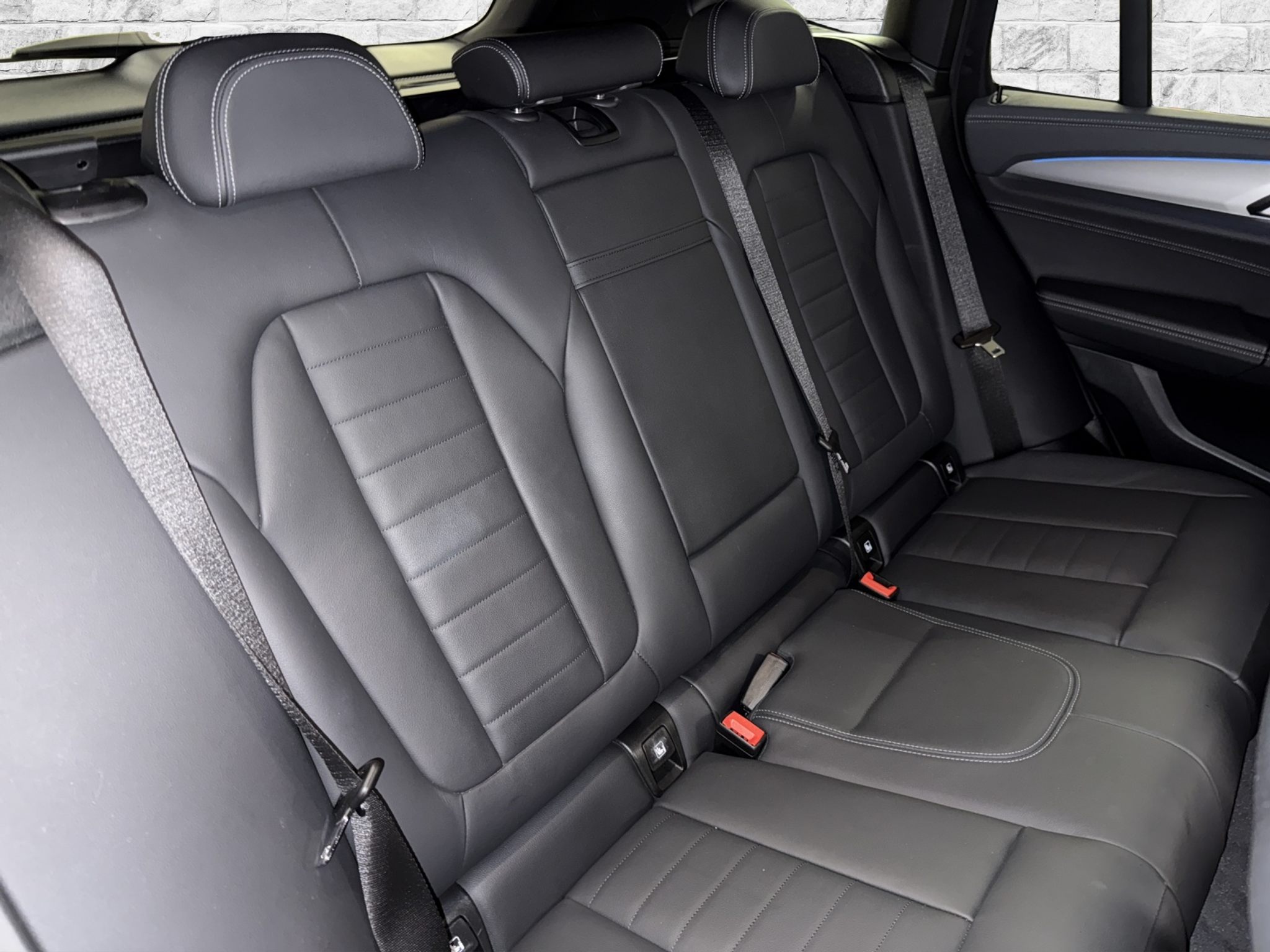 listing desktop thumbnail image 18