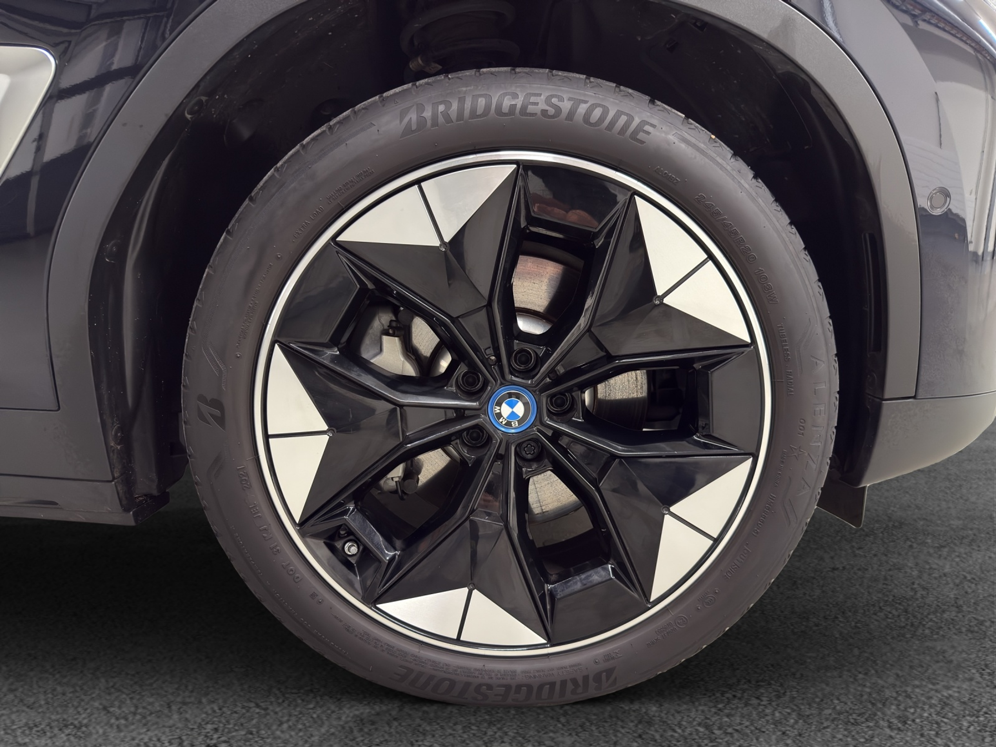 listing desktop thumbnail image 11