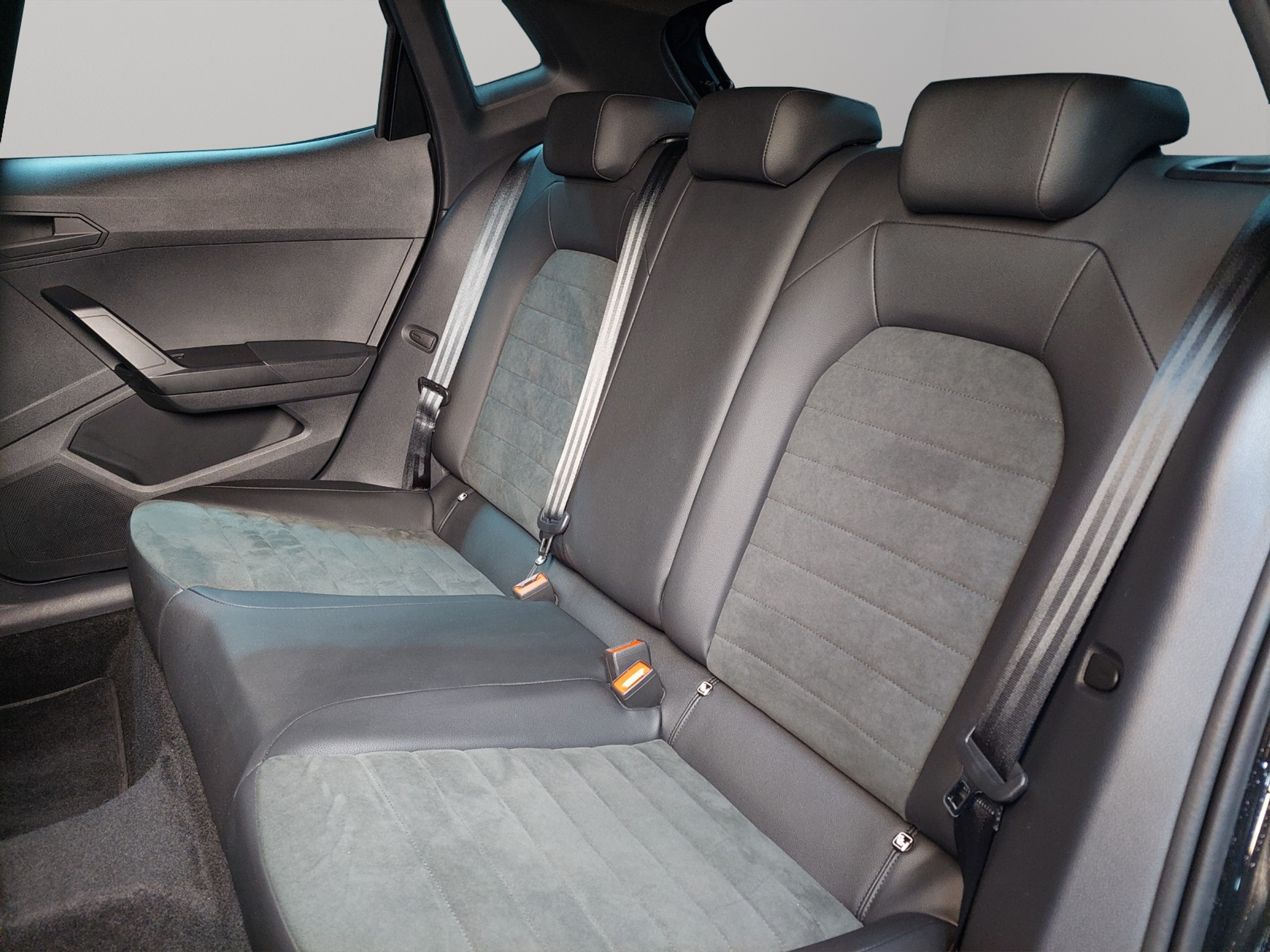 listing desktop thumbnail image 7