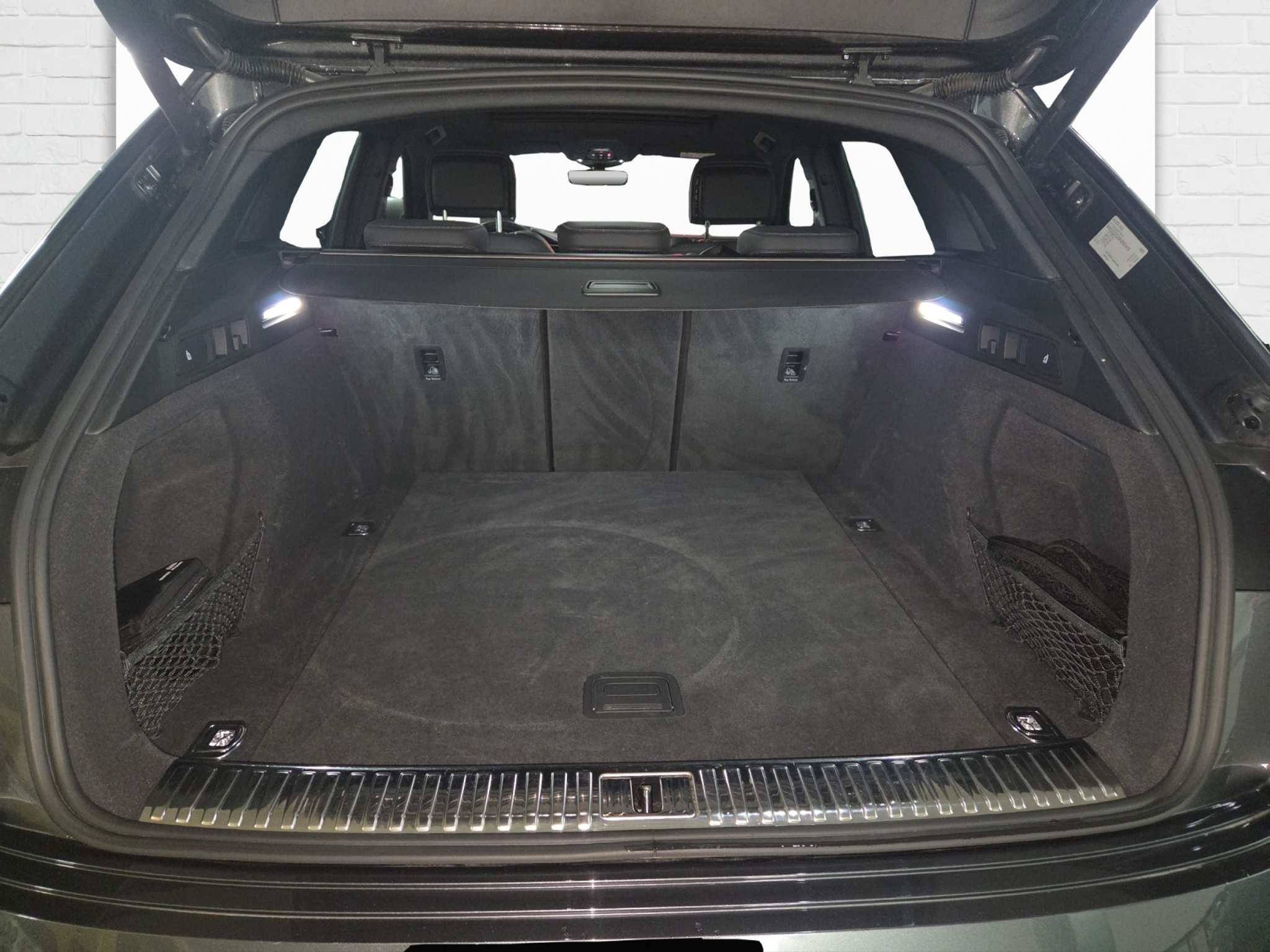 listing desktop thumbnail image 9