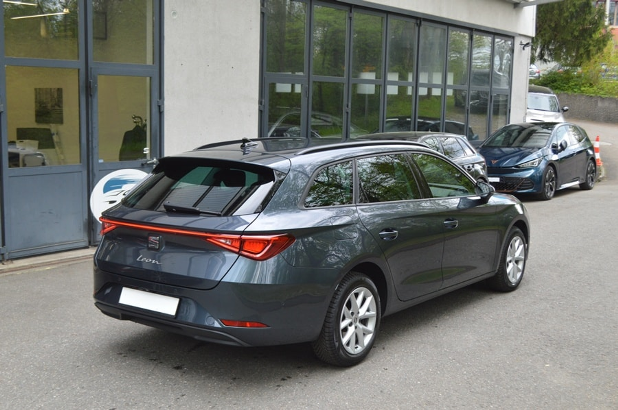 listing desktop thumbnail image 14