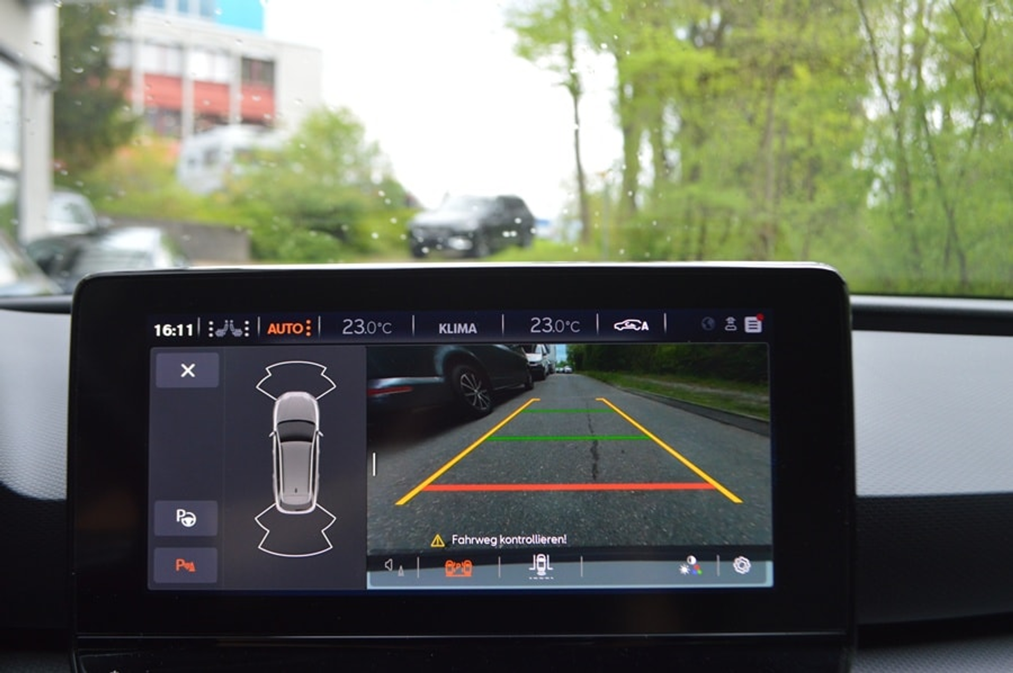 listing desktop thumbnail image 9
