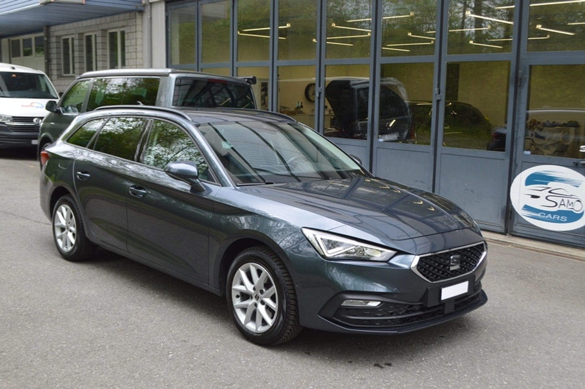 listing desktop thumbnail image 12