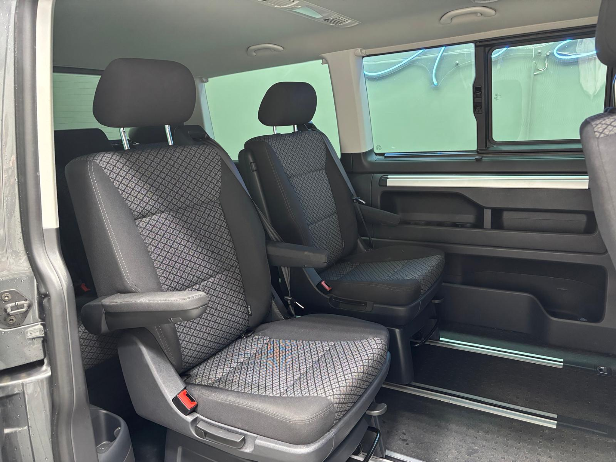 listing desktop thumbnail image 14