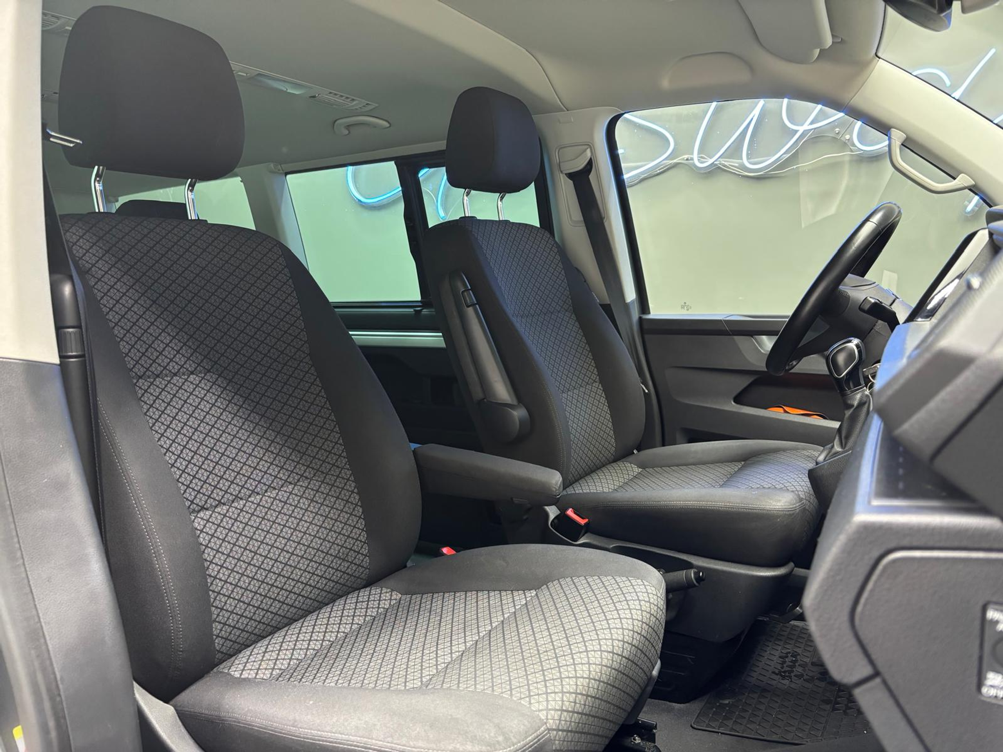 listing desktop thumbnail image 13