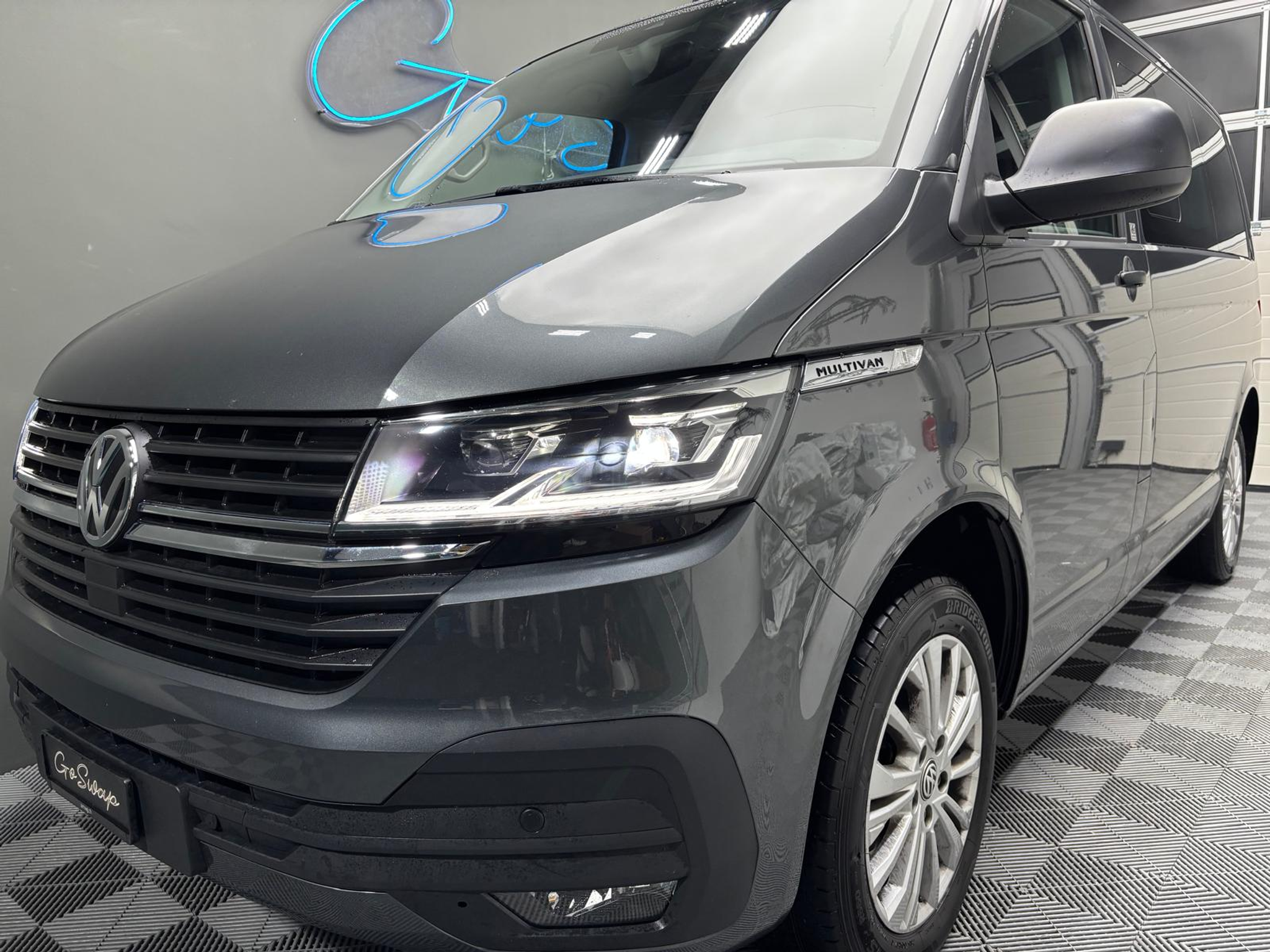 listing desktop thumbnail image 7