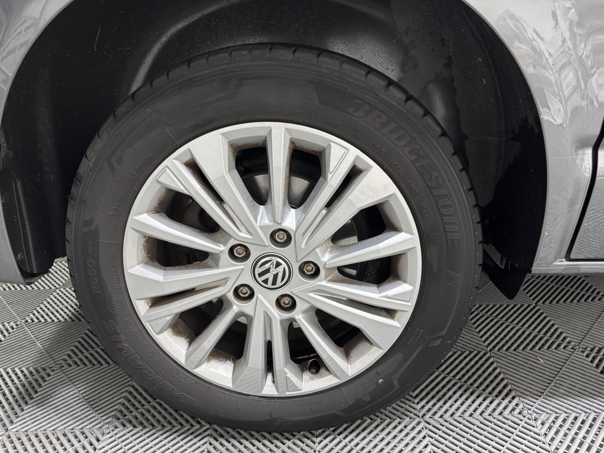 listing desktop thumbnail image 30