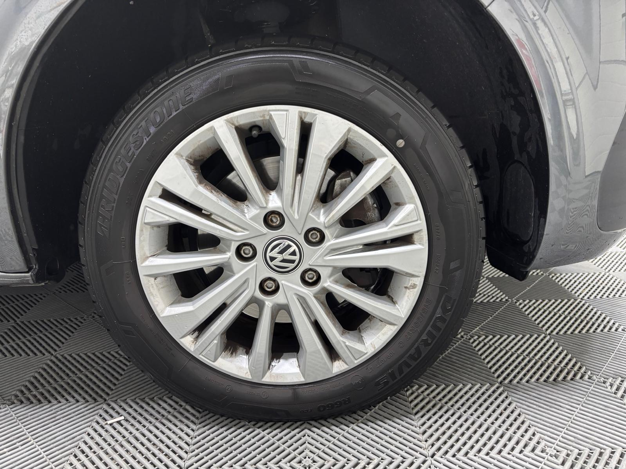 listing desktop thumbnail image 29