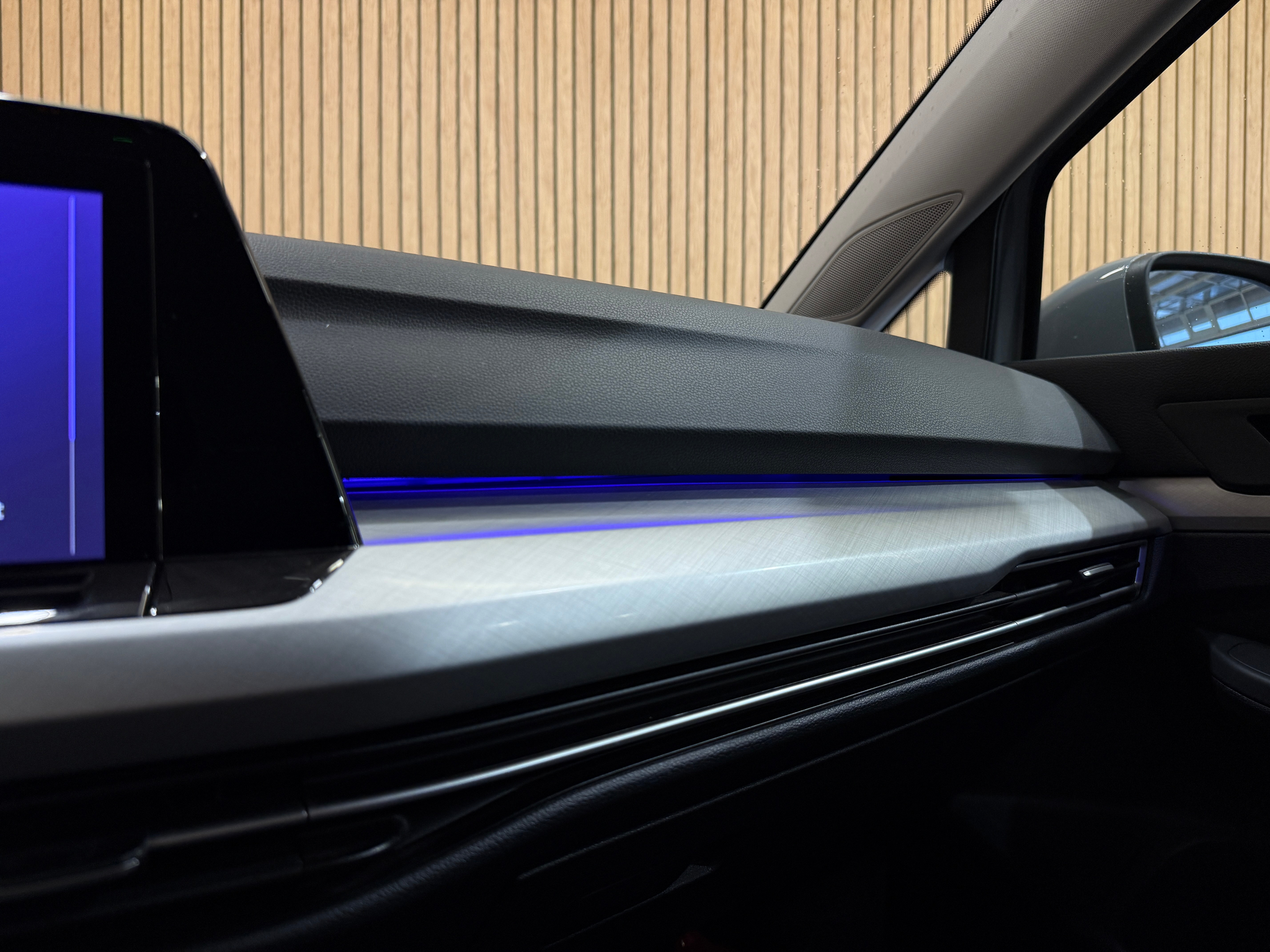 listing desktop thumbnail image 9