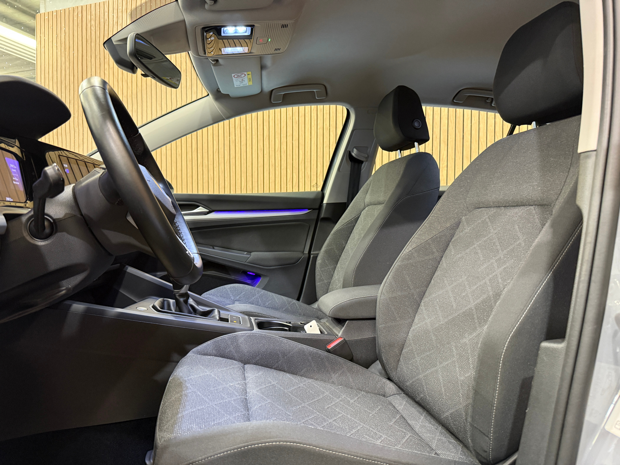 listing desktop thumbnail image 17