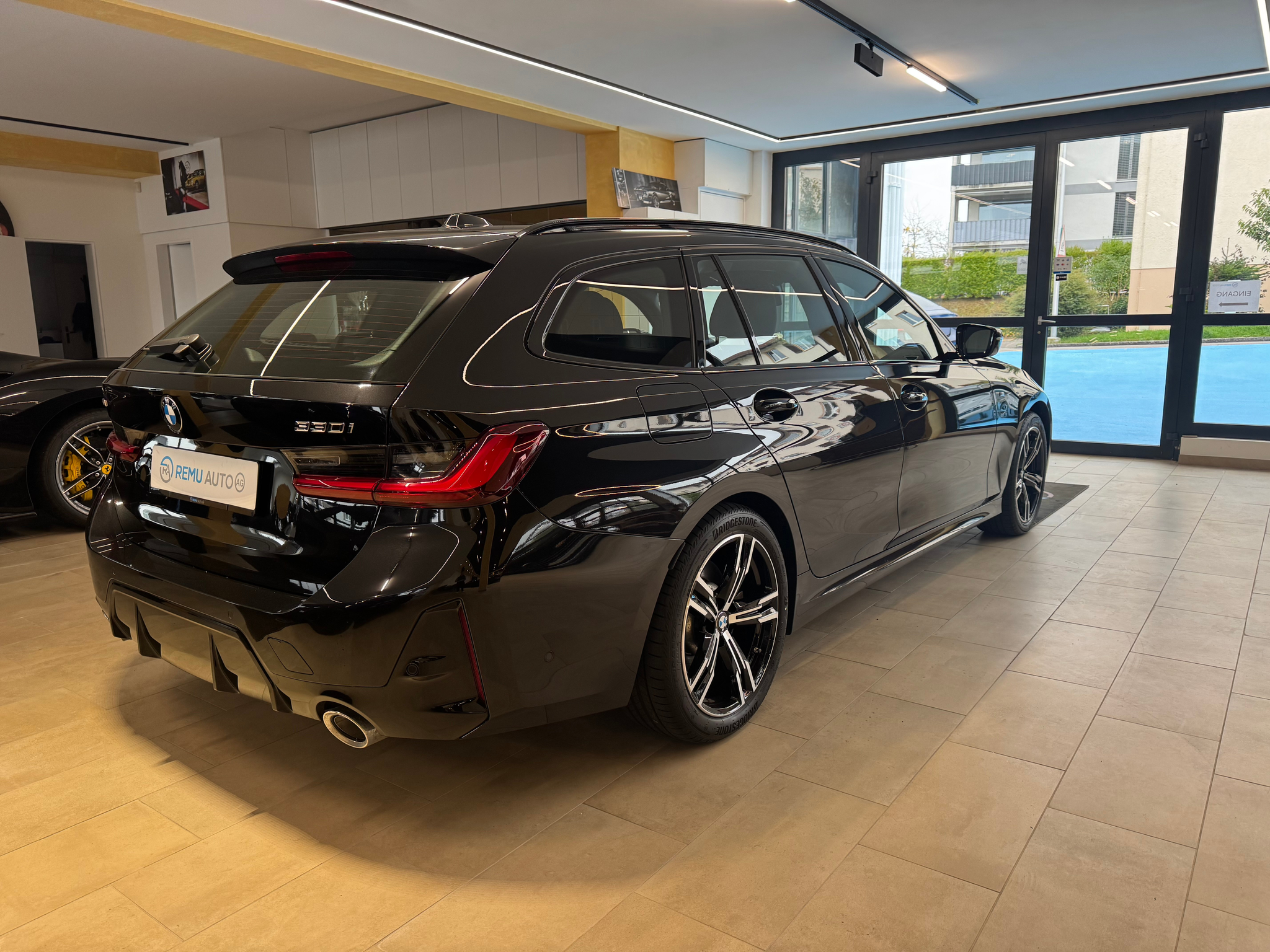 listing desktop thumbnail image 2