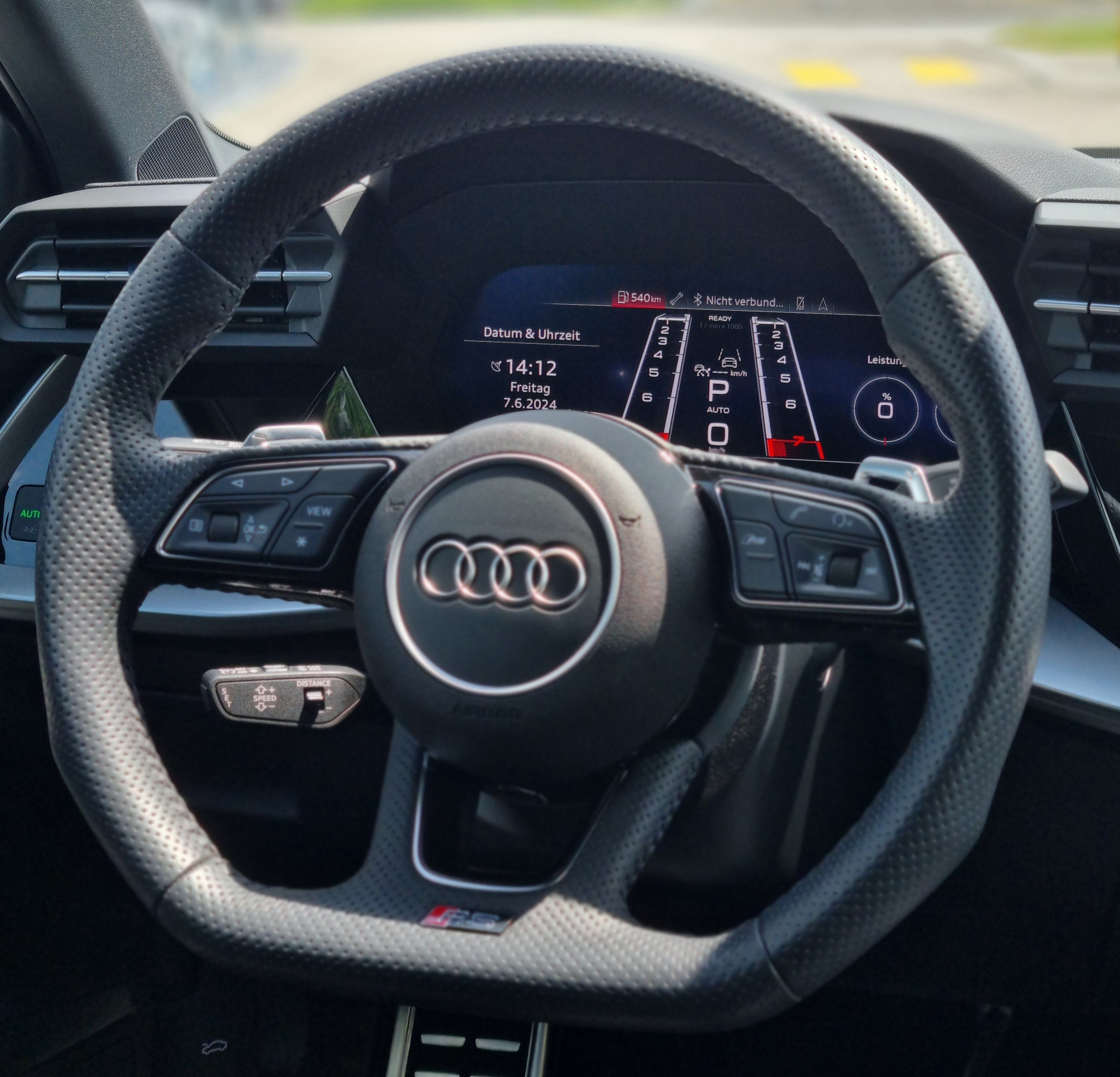 listing desktop thumbnail image 6