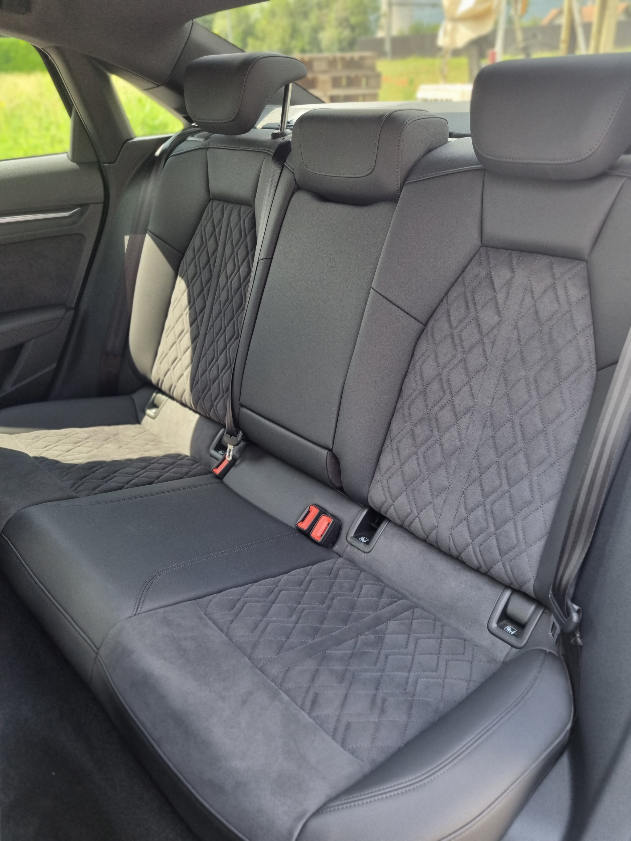 listing desktop thumbnail image 8