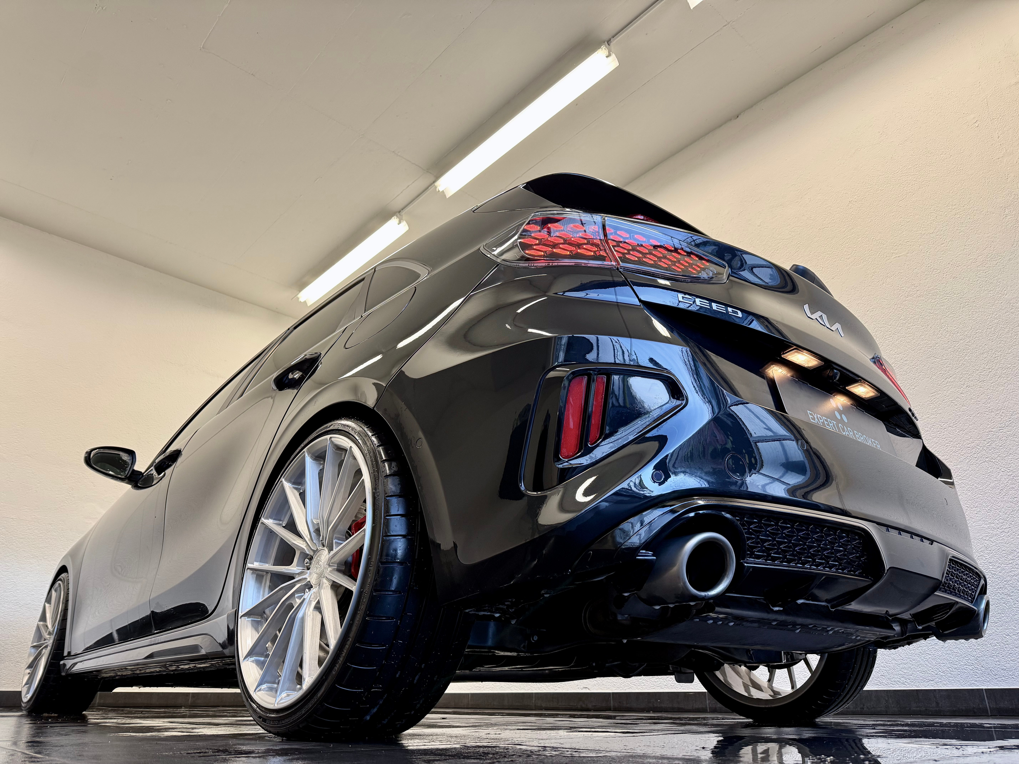 listing desktop thumbnail image 7