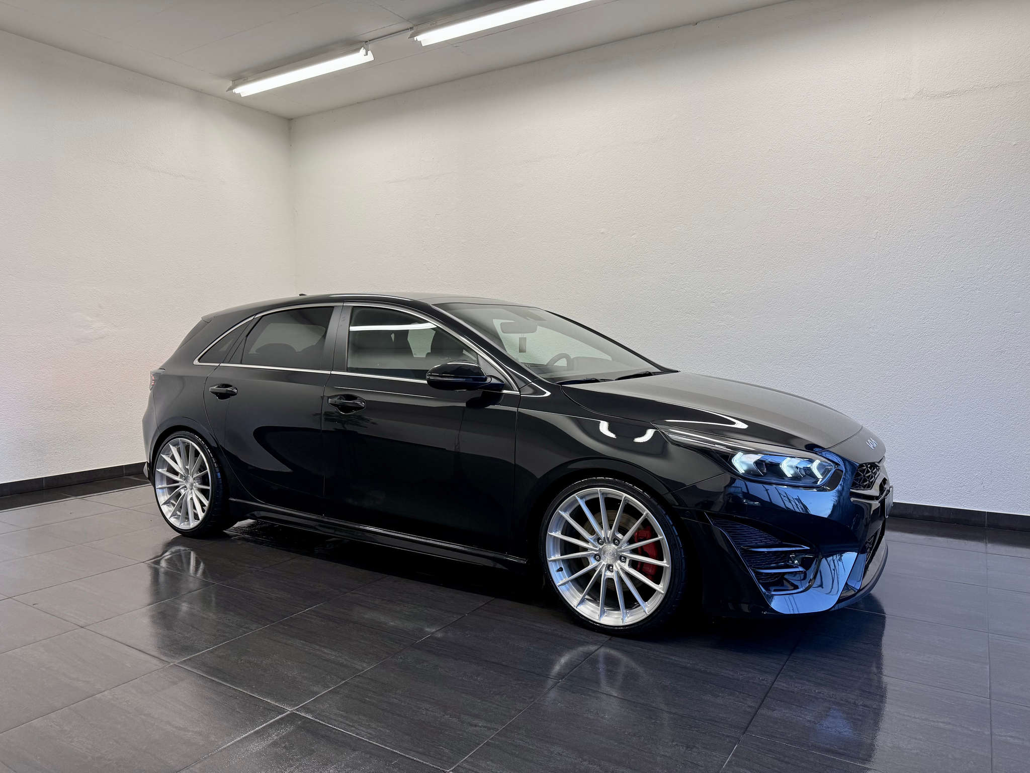 listing desktop thumbnail image 0