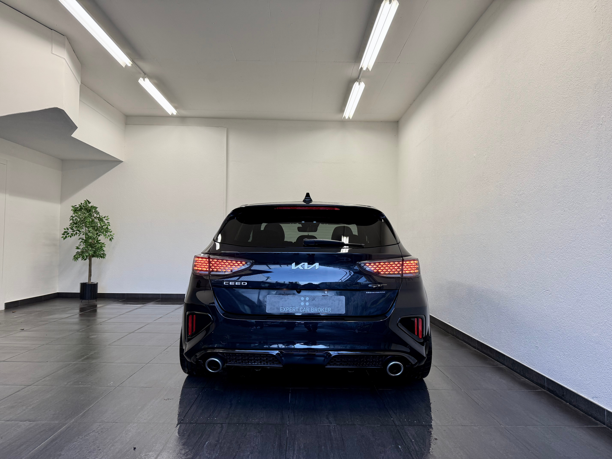 listing desktop thumbnail image 9