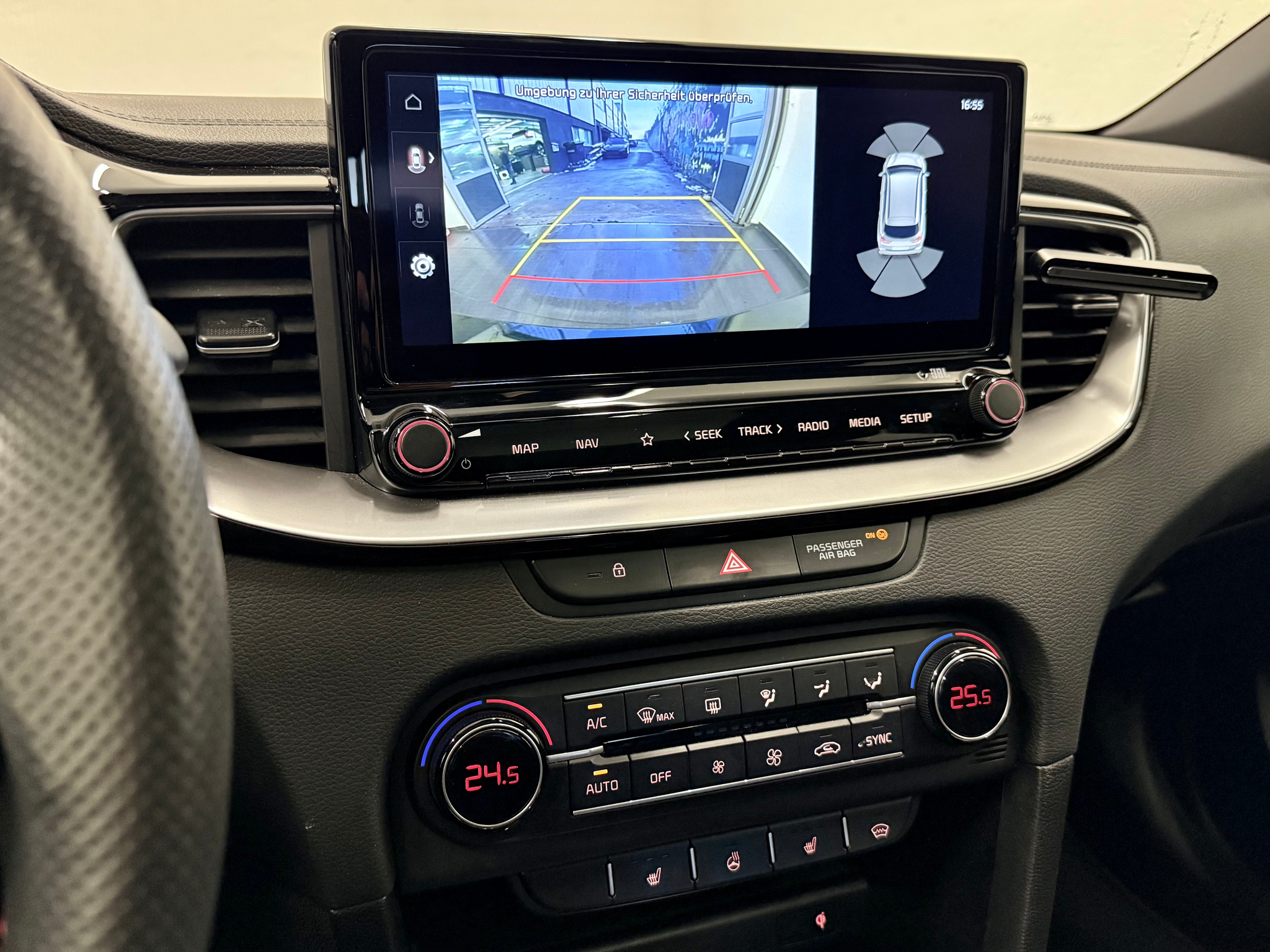 listing desktop thumbnail image 16